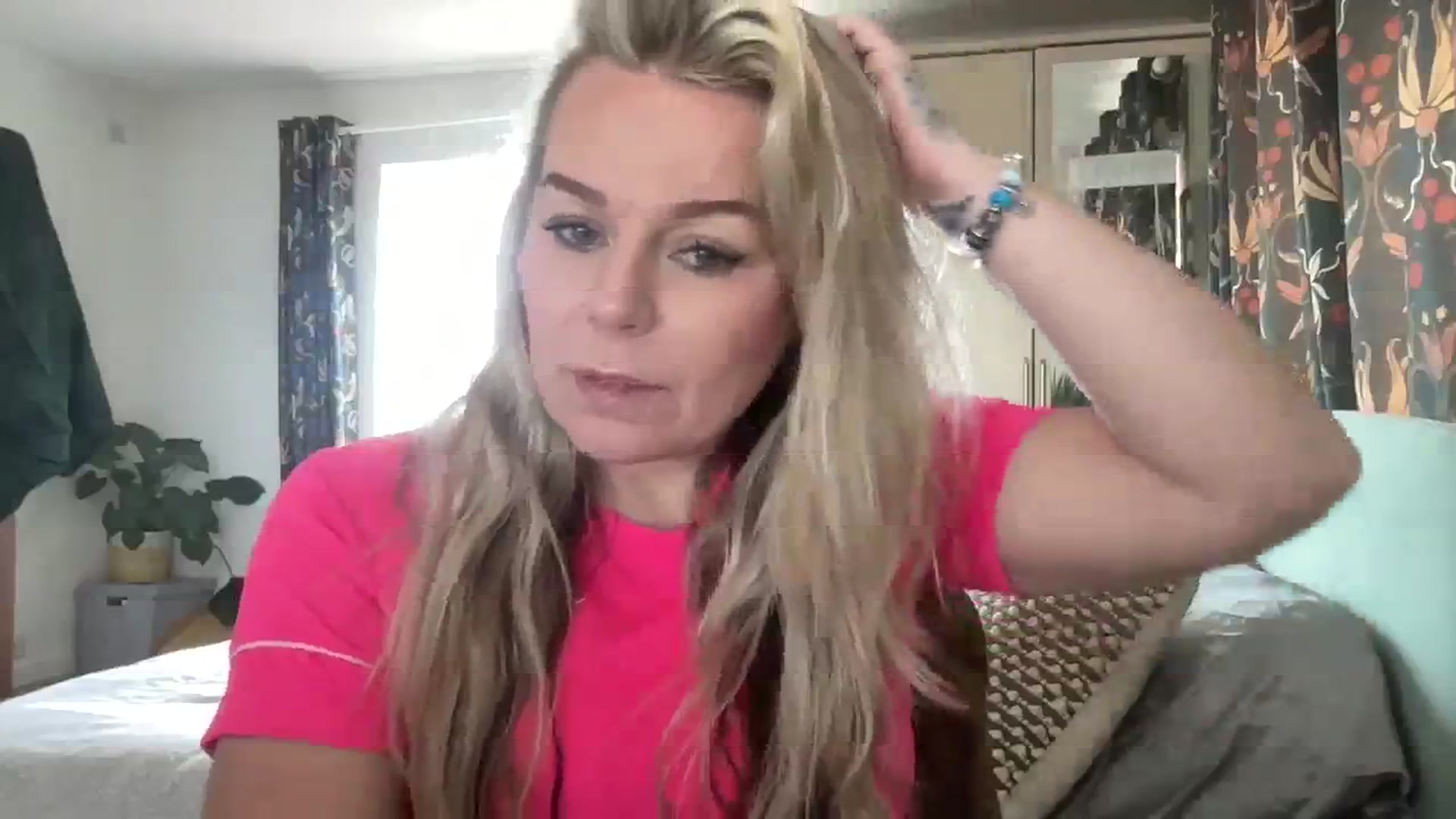Gallery image thumbnail from Little_L's myfreecams stream on, 03/05/2024, 13:36 image 15 of 20
