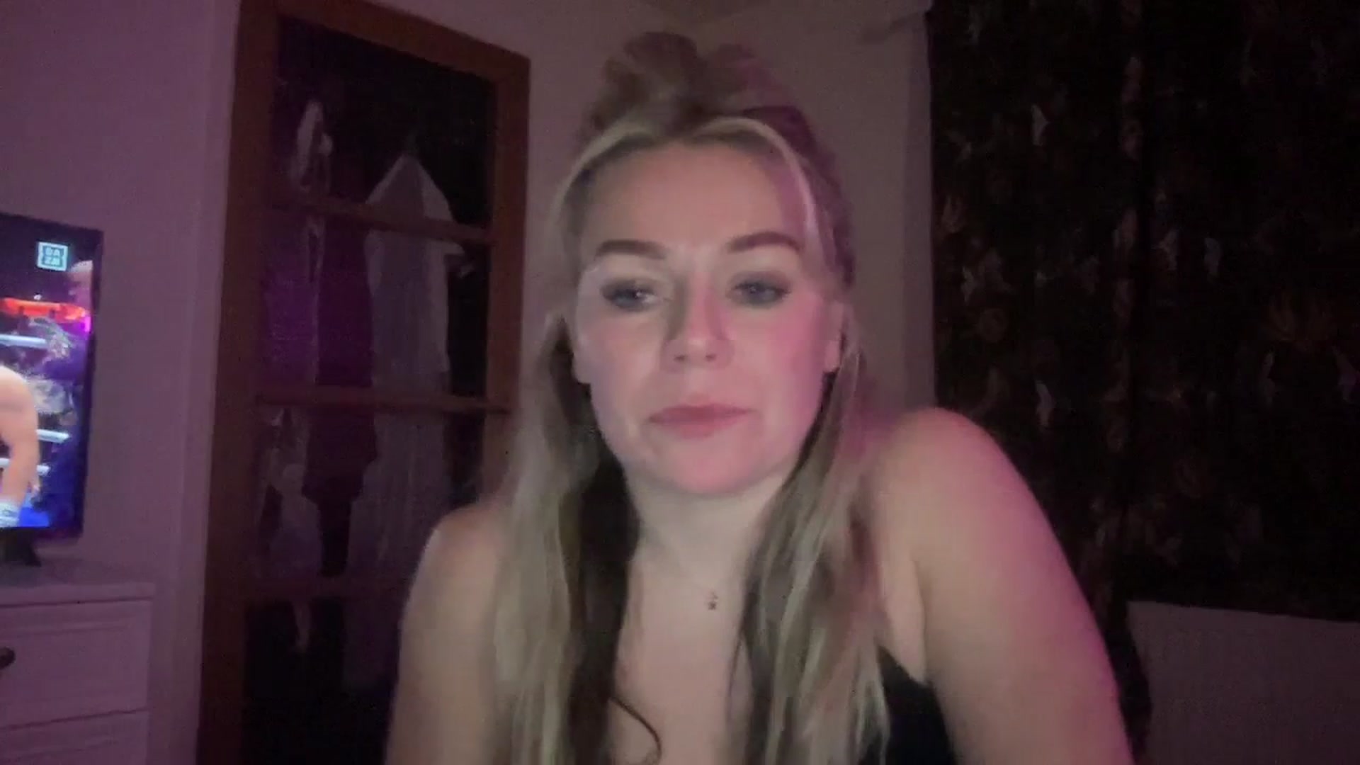 Gallery image thumbnail from Little_L's myfreecams stream on, 03/09/2024, 24:40 image 5 of 20