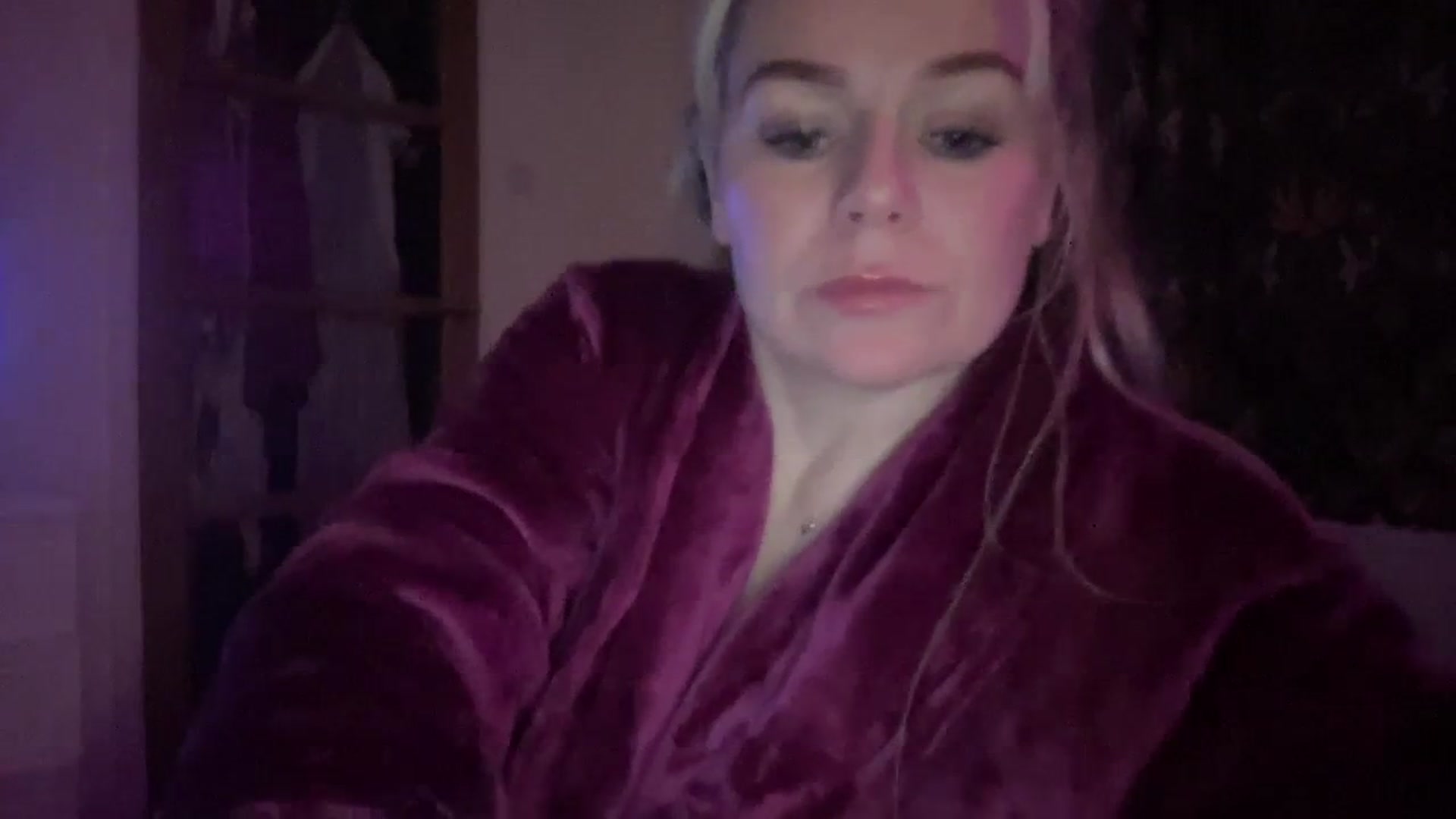 Gallery image thumbnail from Little_L's myfreecams stream on, 03/09/2024, 24:40 image 19 of 20