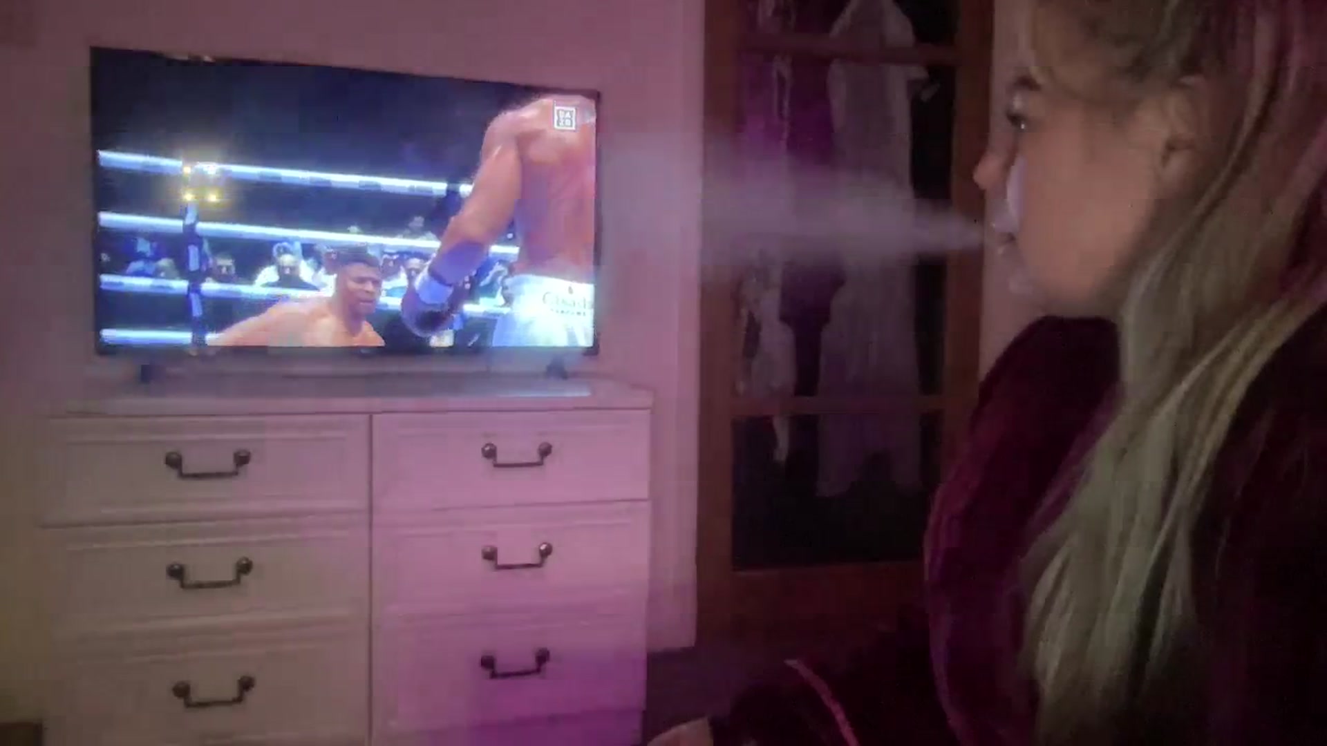 Gallery image thumbnail from Little_L's myfreecams stream on, 03/09/2024, 24:52 image 19 of 20