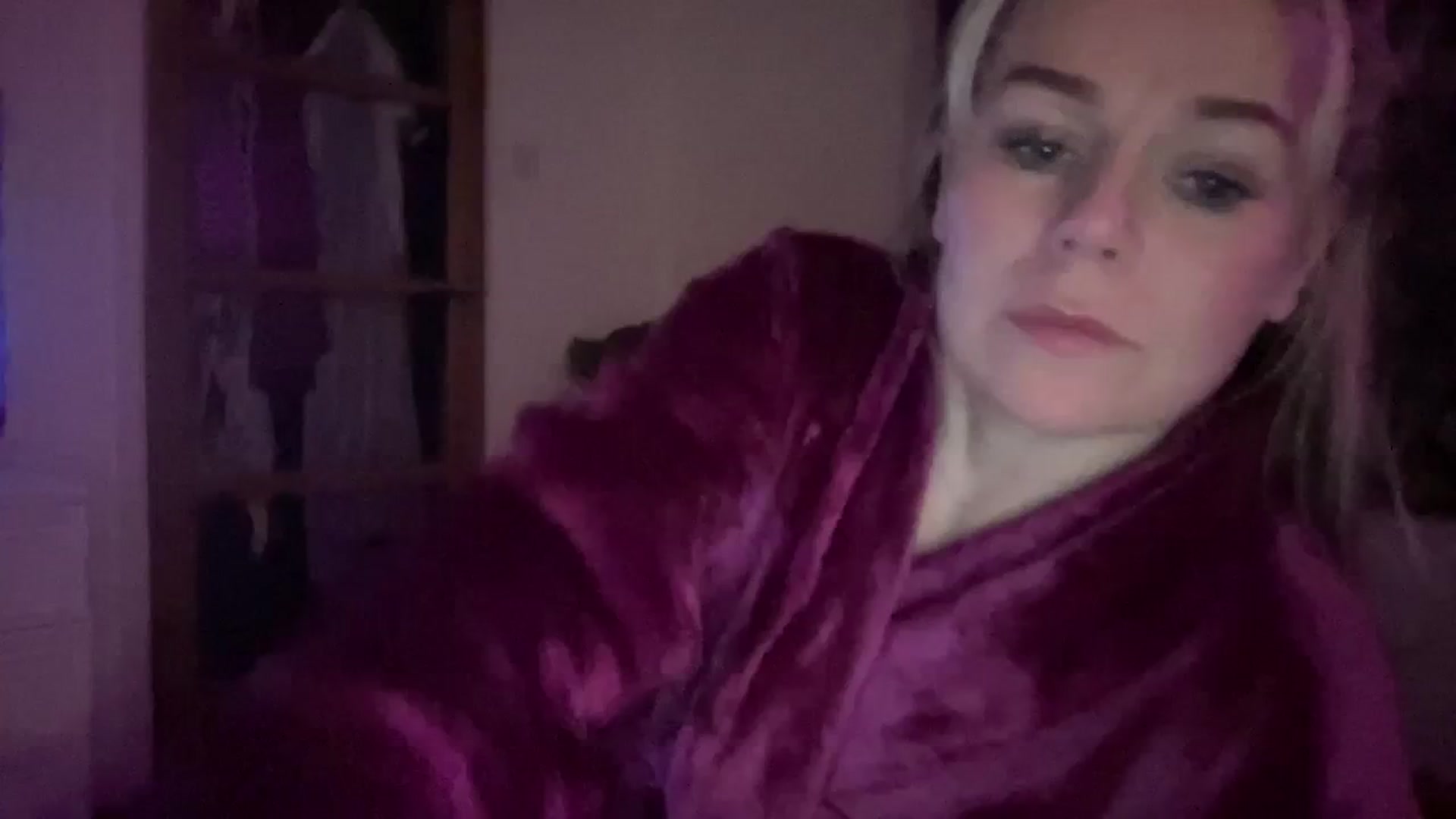 Gallery image thumbnail from Little_L's myfreecams stream on, 03/09/2024, 24:52 image 1 of 20