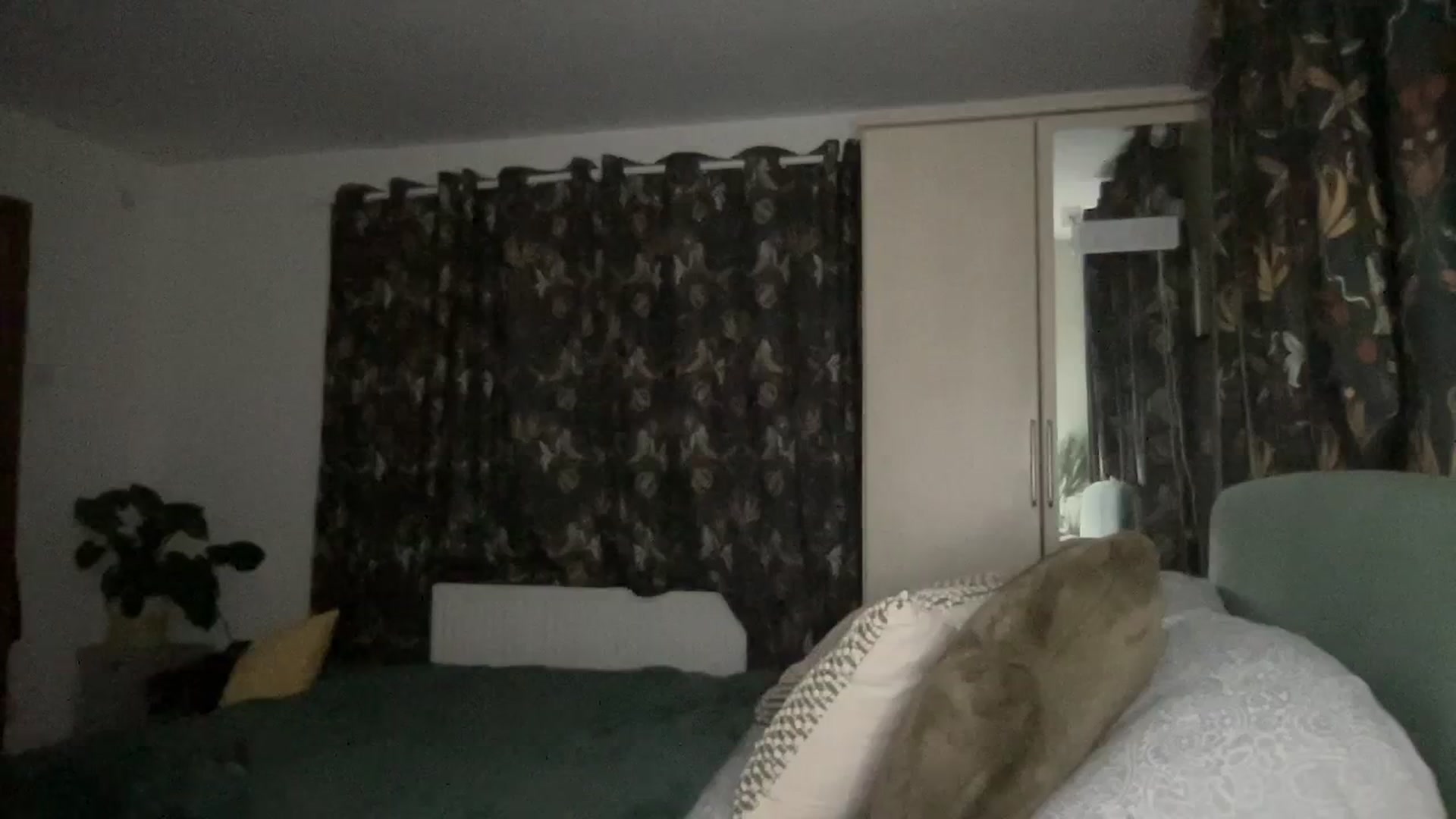 Gallery image thumbnail from Little_L's myfreecams stream on, 03/15/2024, 20:26 image 18 of 20