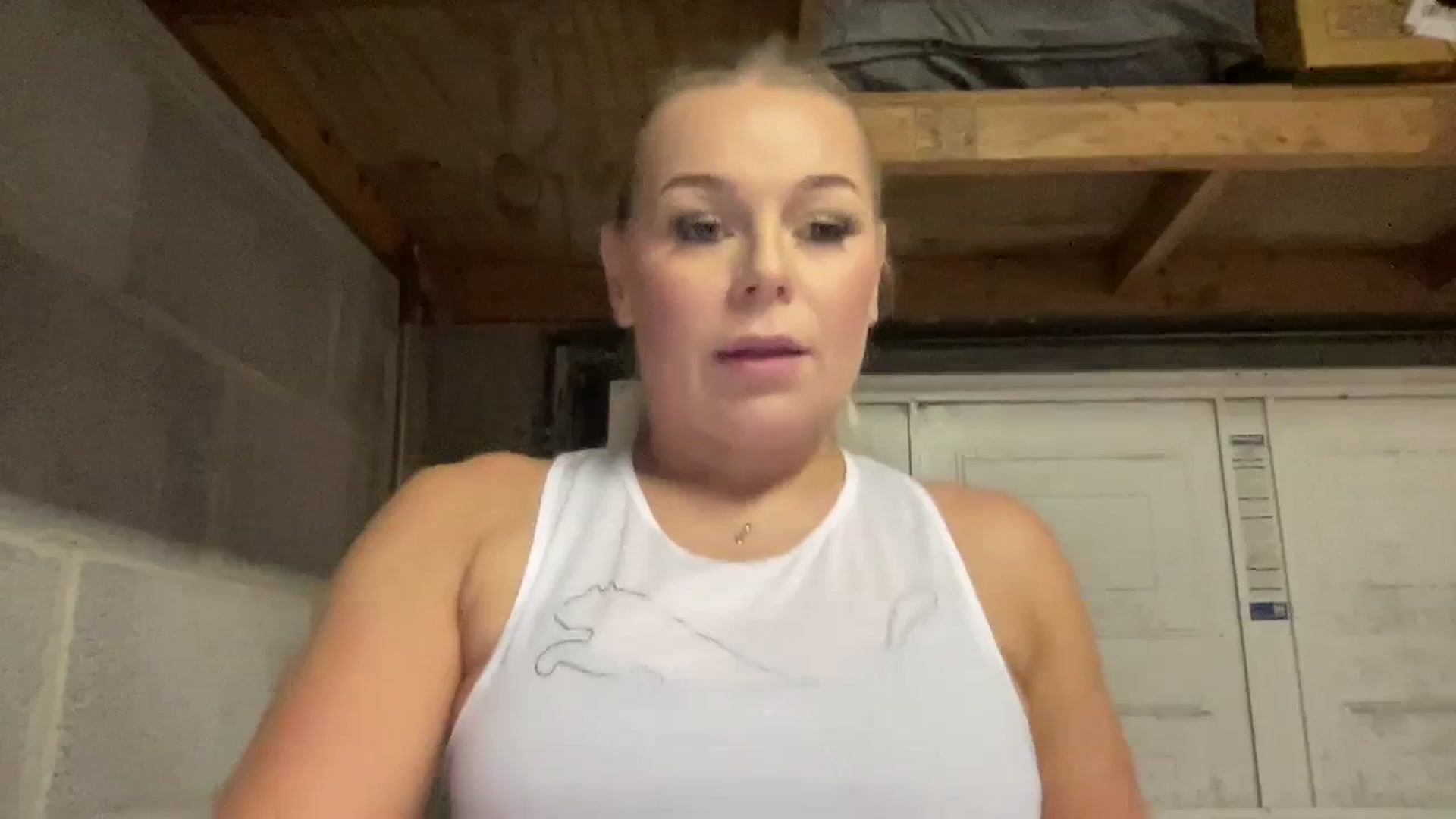 Gallery image thumbnail from Little_L's myfreecams stream on, 04/07/2024, 20:16 image 14 of 20