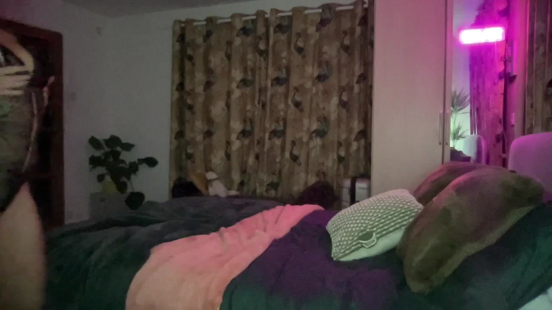 Gallery image thumbnail from Little_L's myfreecams stream on, 04/08/2024, 22:10 image 13 of 20