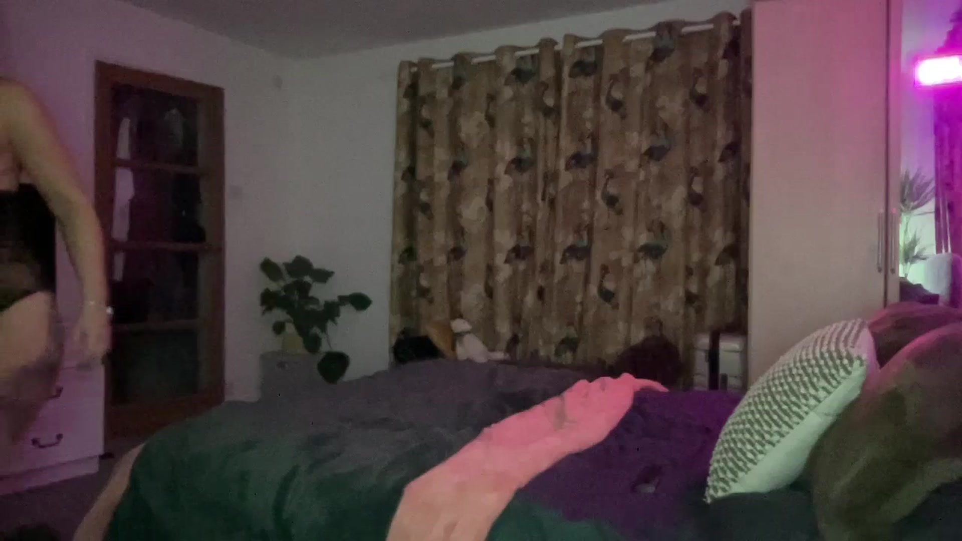 Gallery image thumbnail from Little_L's myfreecams stream on, 04/08/2024, 23:14 image 8 of 20