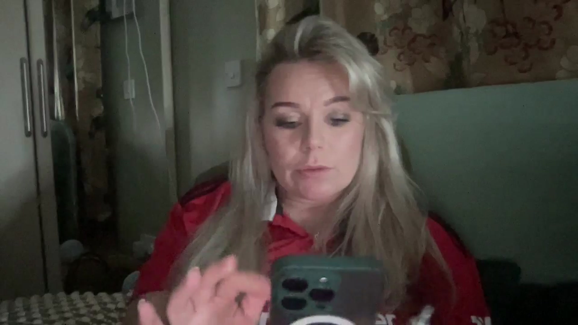 Gallery image thumbnail from Little_L's myfreecams stream on, 05/03/2024, 22:29 image 15 of 20