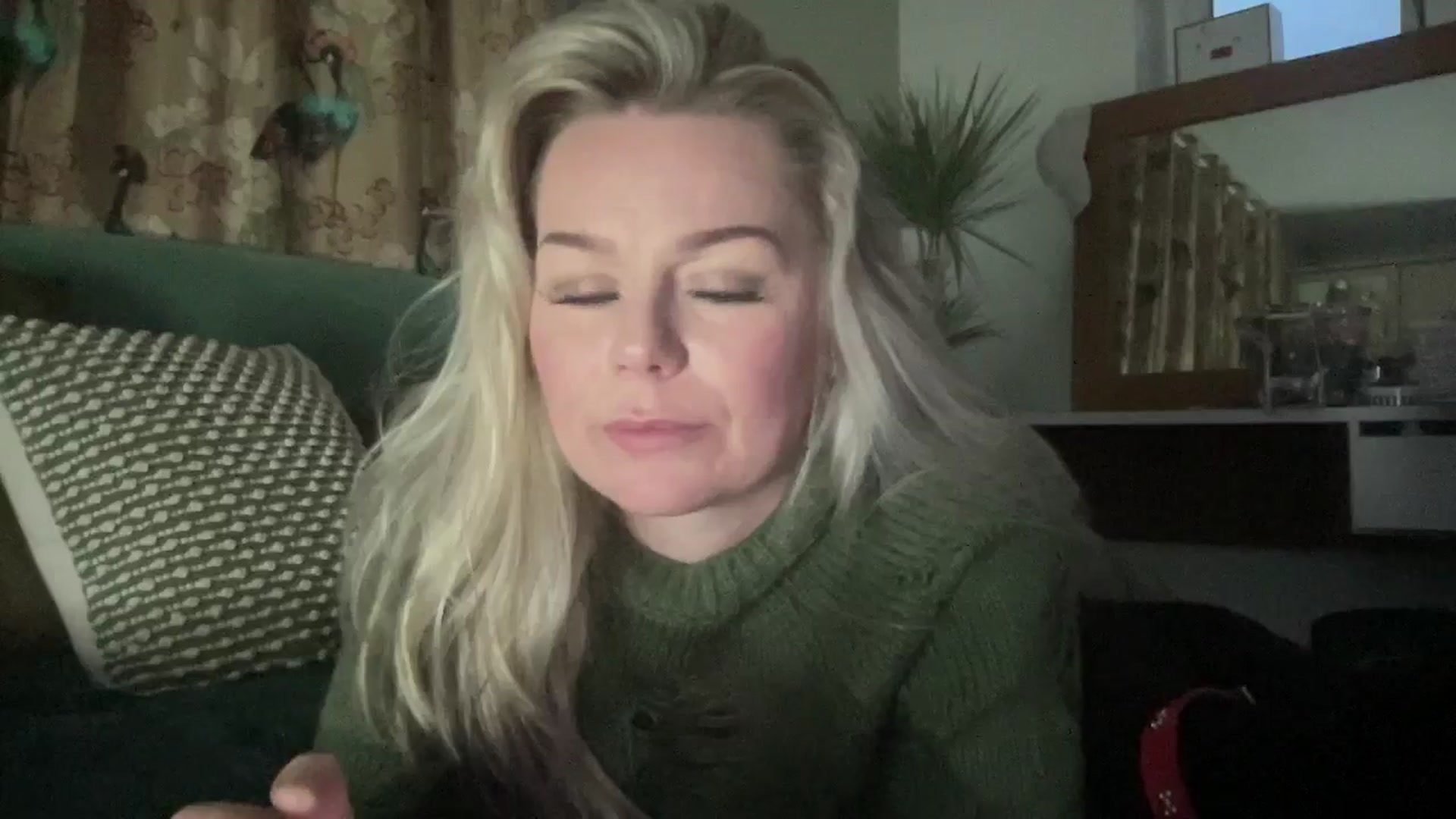 Gallery image thumbnail from Little_L's myfreecams stream on, 05/18/2024, 21:02 image 3 of 20
