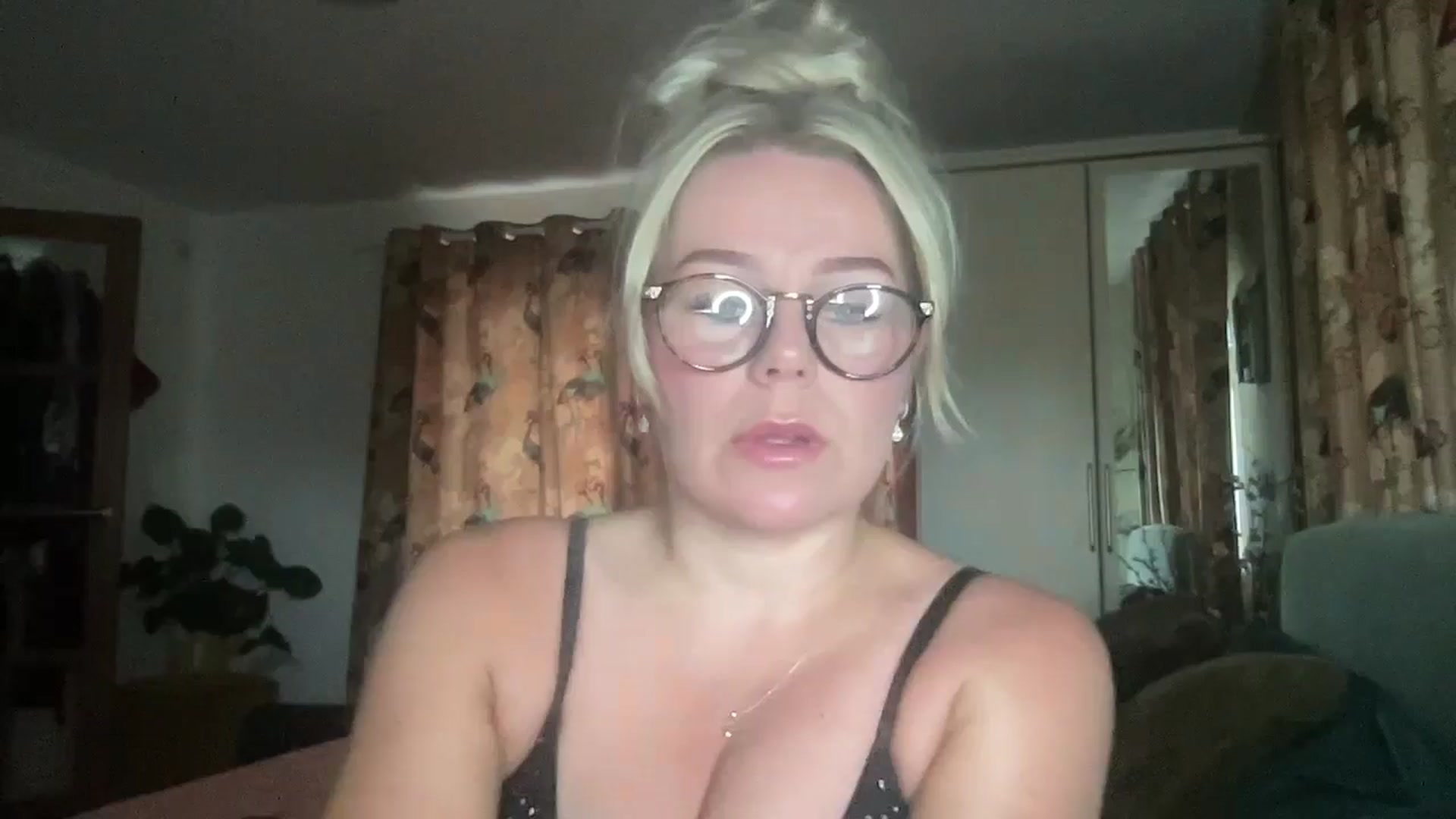 Gallery image thumbnail from Little_L's myfreecams stream on, 06/01/2024, 21:06 image 4 of 20