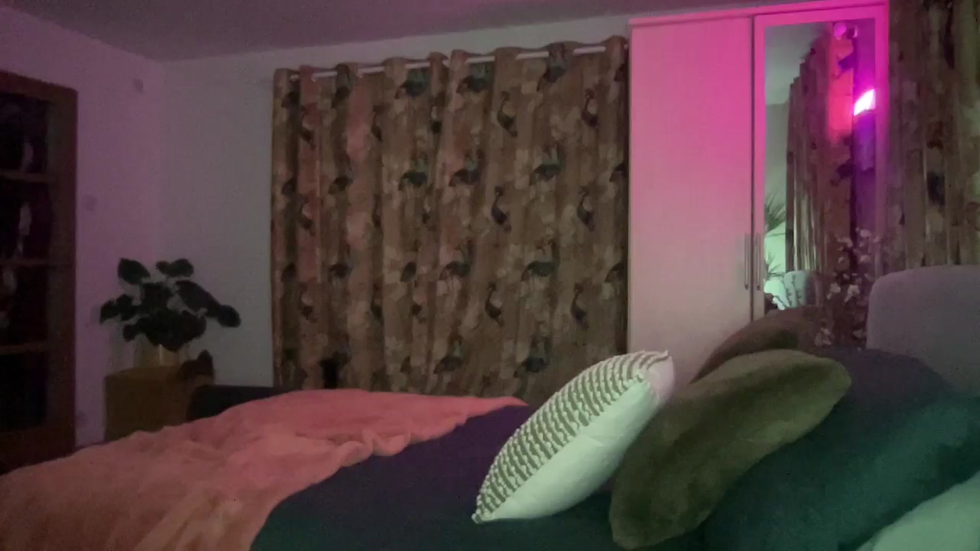 Gallery image thumbnail from Little_L's myfreecams stream on, 06/07/2024, 21:54 image 17 of 20