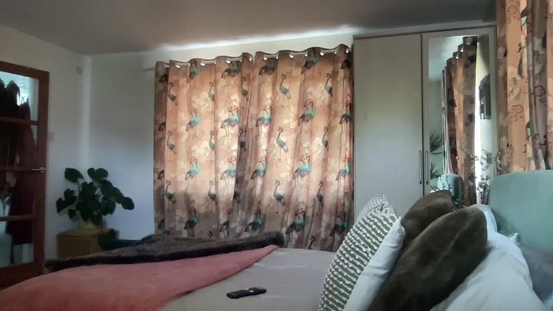 Gallery image thumbnail from Little_L's myfreecams stream on, 06/10/2024, 17:56 image 6 of 20
