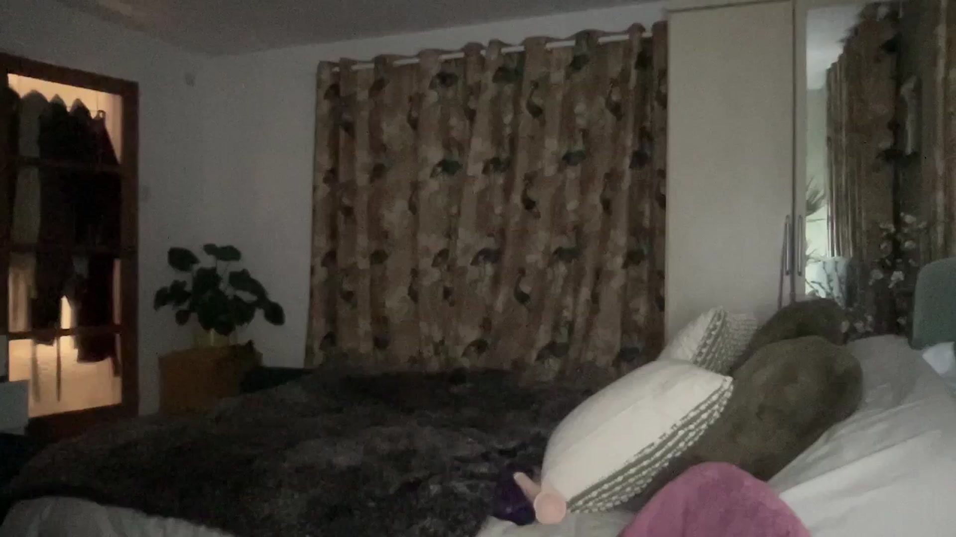 Gallery image thumbnail from Little_L's myfreecams stream on, 06/15/2024, 24:01 image 3 of 20