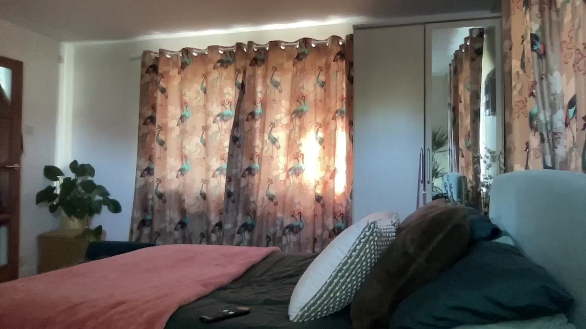 Gallery image thumbnail from Little_L's myfreecams stream on, 06/22/2024, 20:57 image 2 of 20