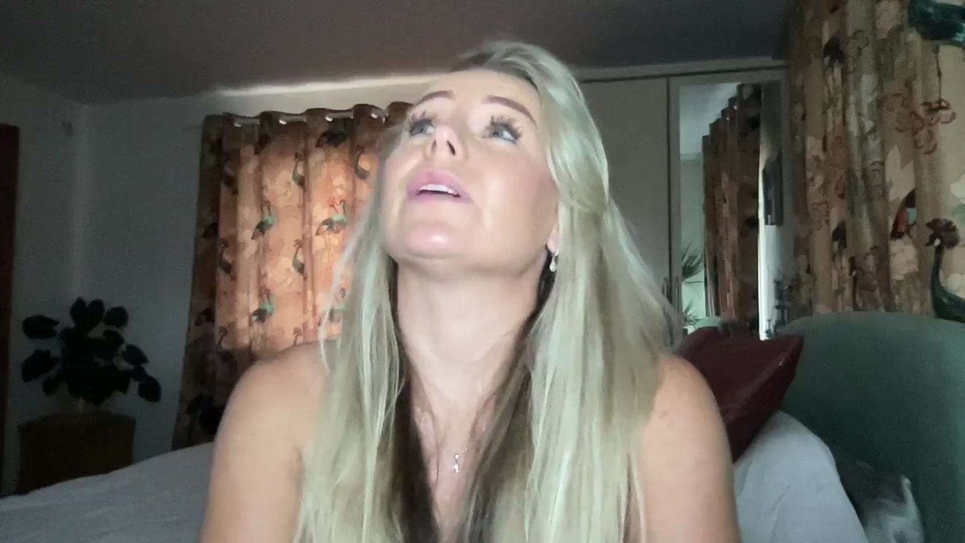 Gallery image thumbnail from Little_L's myfreecams stream on, 07/26/2024, 22:45 image 4 of 20