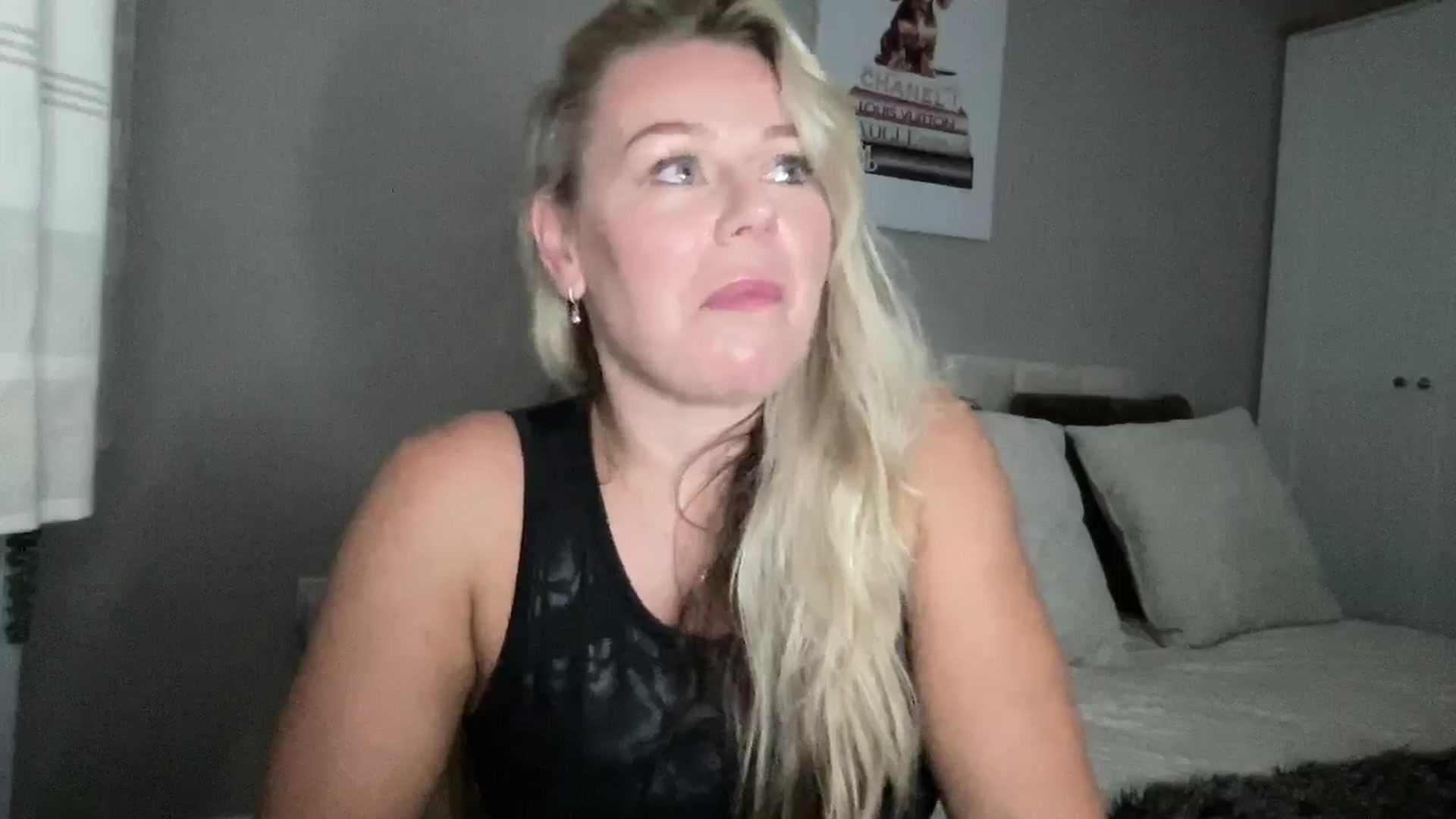 Gallery image thumbnail from Little_L's myfreecams stream on, 08/04/2024, 22:09 image 20 of 20