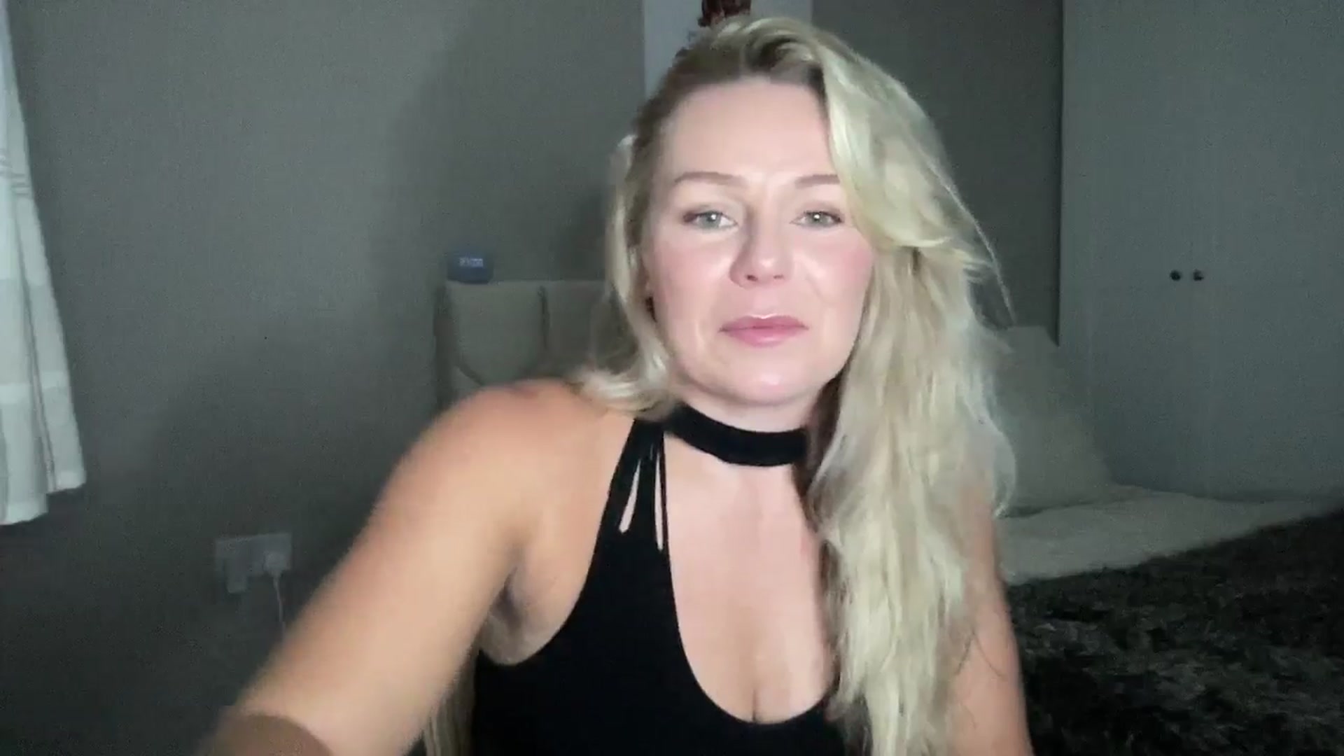 Gallery image thumbnail from Little_L's myfreecams stream on, 08/06/2024, 21:15 image 13 of 20