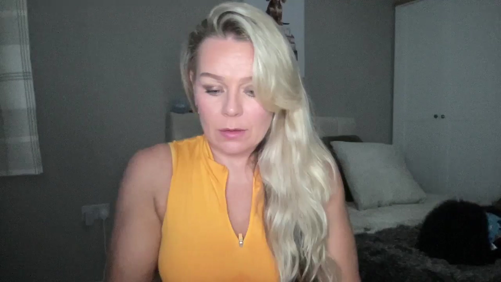 Gallery image thumbnail from Little_L's myfreecams stream on, 08/08/2024, 22:12 image 9 of 20