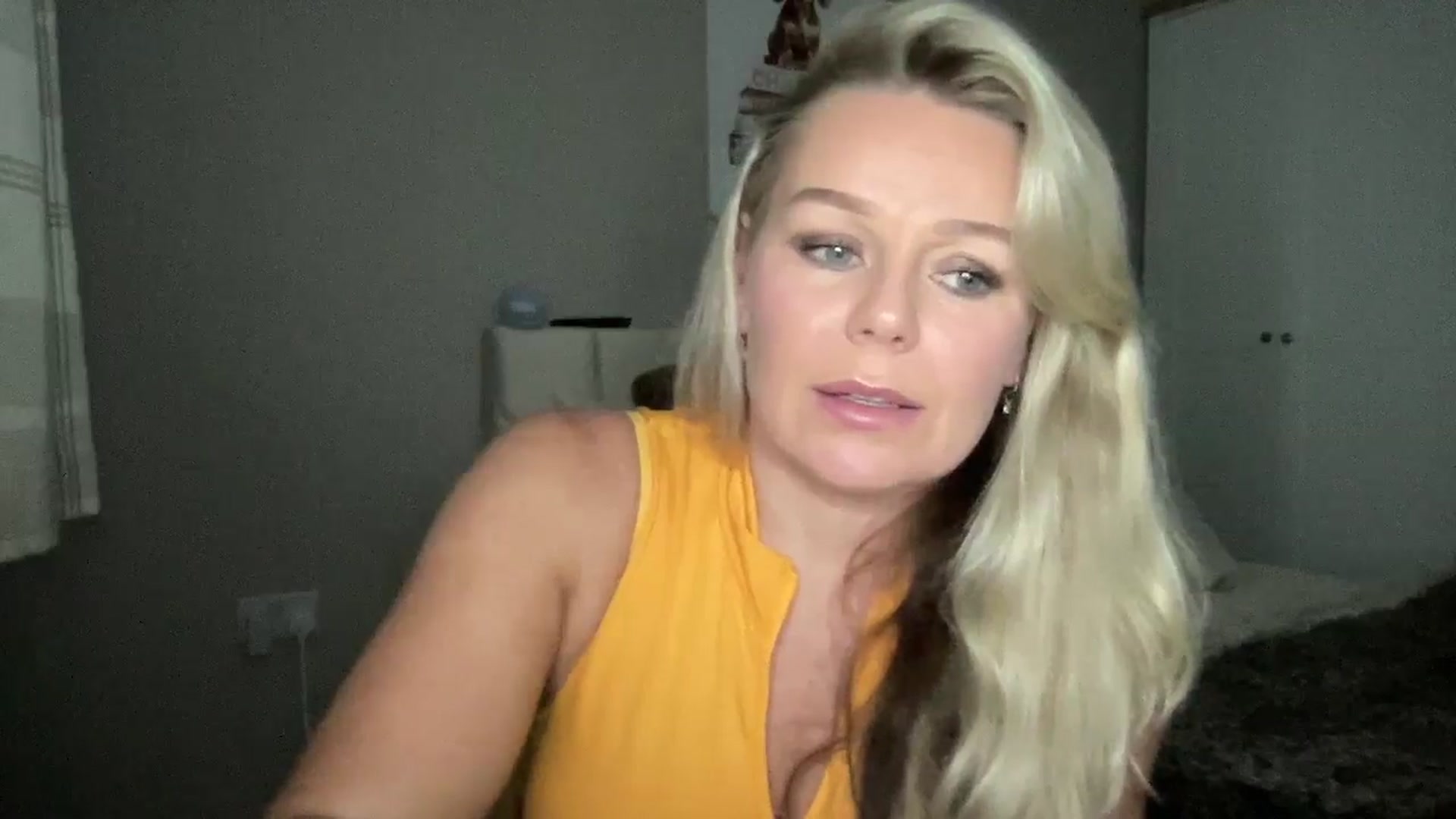 Gallery image thumbnail from Little_L's myfreecams stream on, 08/08/2024, 22:12 image 8 of 20