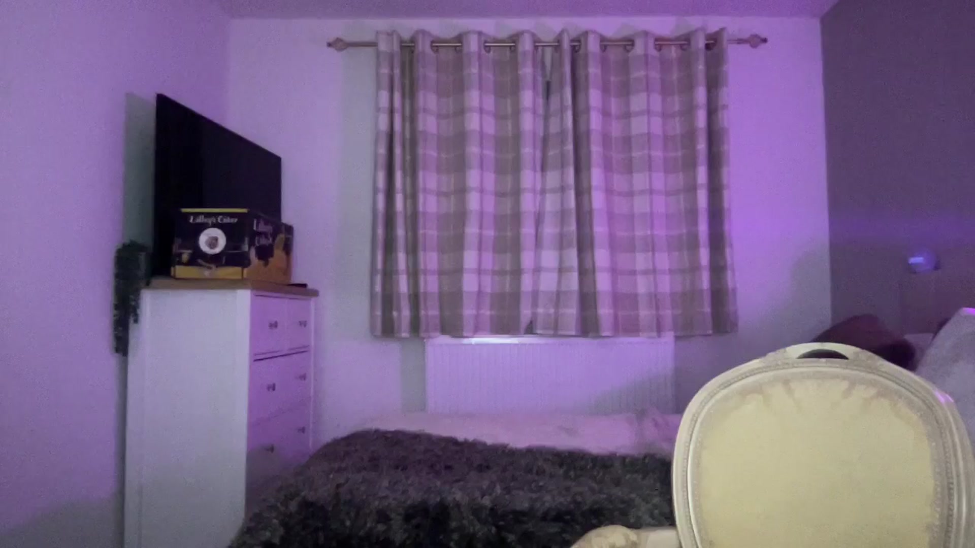 Gallery image thumbnail from Little_L's myfreecams stream on, 08/10/2024, 02:42 image 16 of 20