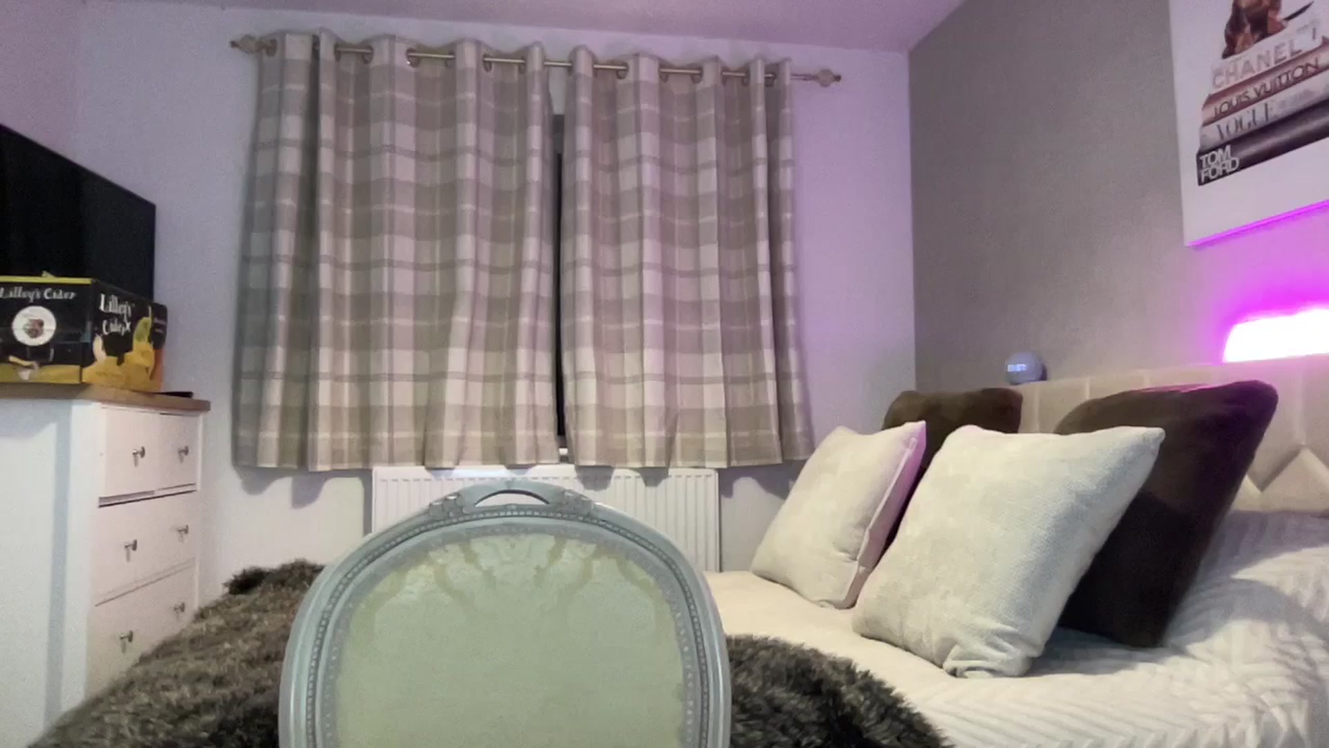 Gallery image thumbnail from Little_L's myfreecams stream on, 08/14/2024, 21:16 image 1 of 20