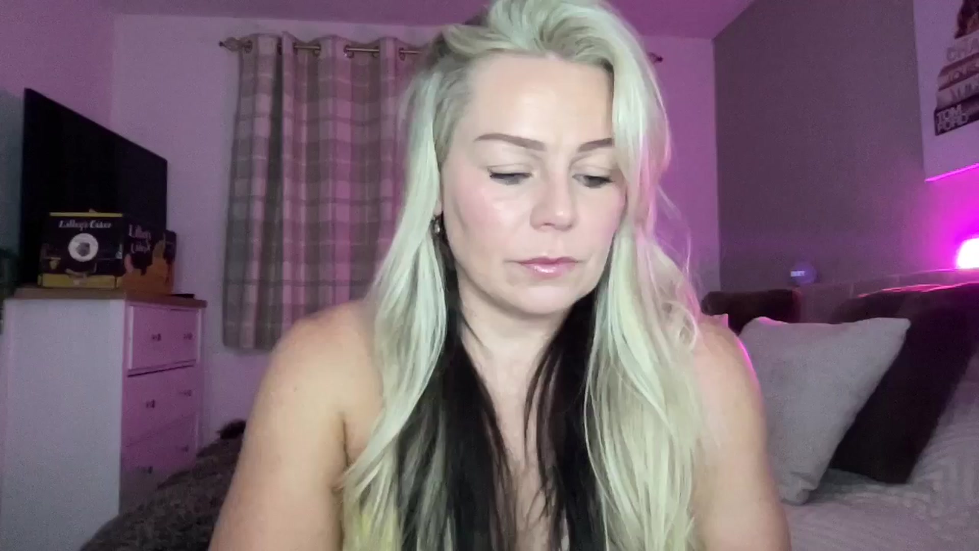 Gallery image thumbnail from Little_L's myfreecams stream on, 08/14/2024, 23:07 image 1 of 20