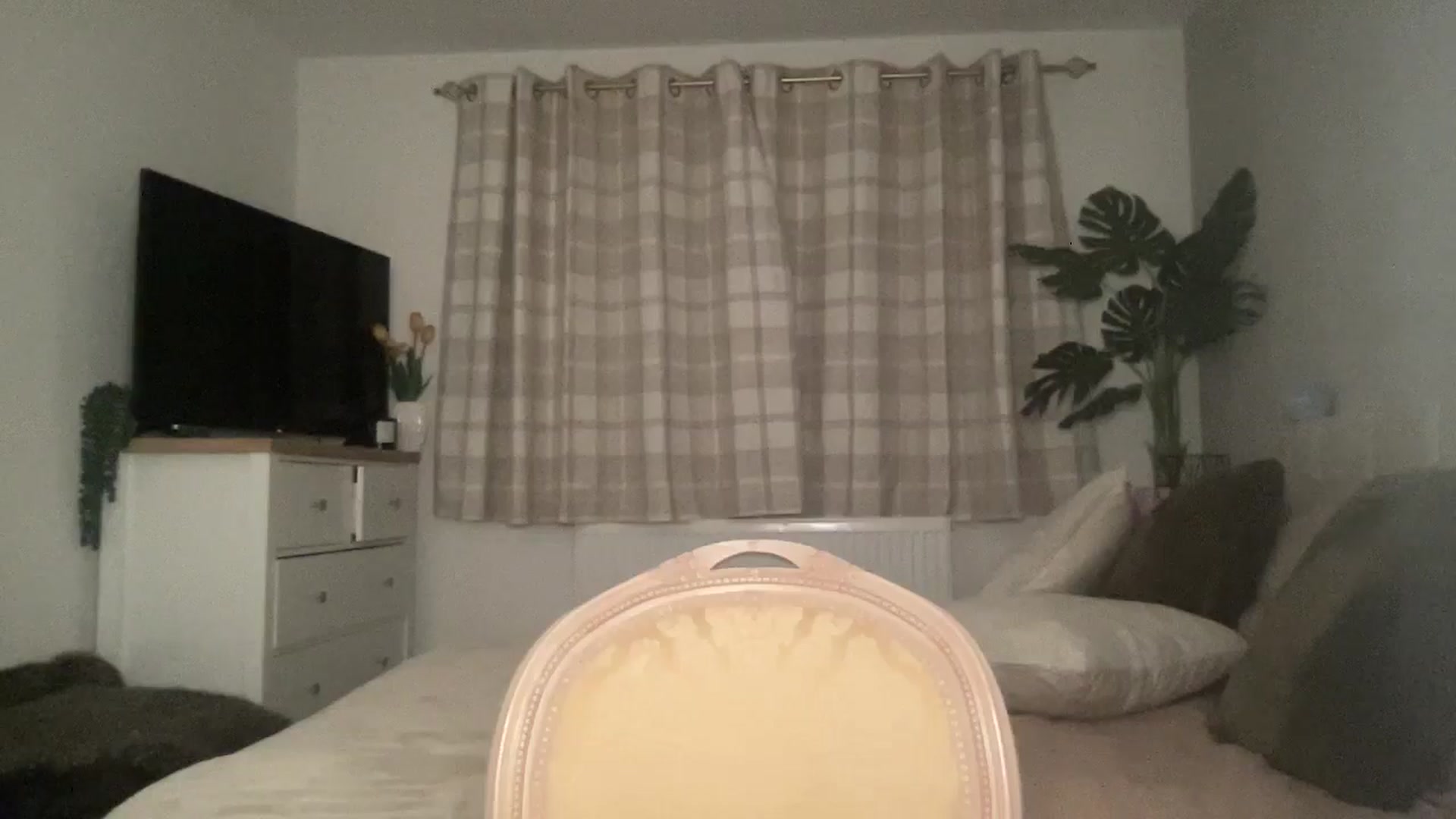 Gallery image thumbnail from Little_L's myfreecams stream on, 08/22/2024, 21:02 image 12 of 20