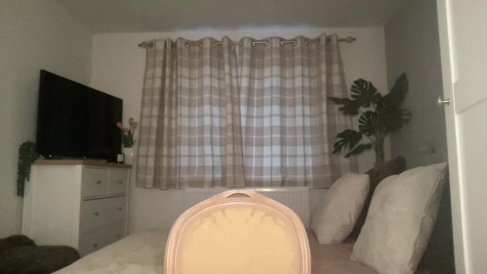 Gallery image thumbnail from Little_L's myfreecams stream on, 08/24/2024, 19:27 image 13 of 20