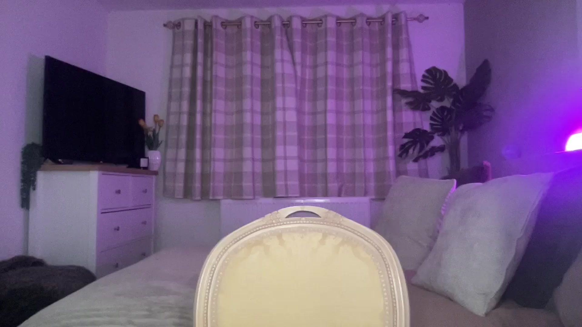 Gallery image thumbnail from Little_L's myfreecams stream on, 08/24/2024, 22:48 image 7 of 20