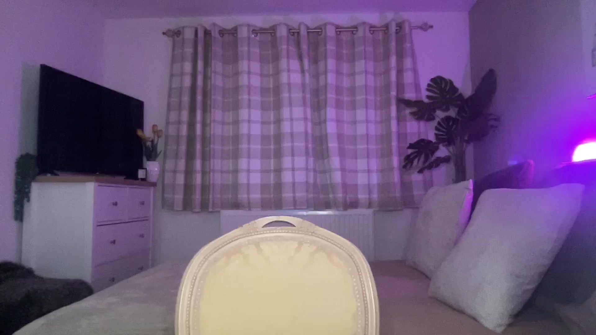 Gallery image thumbnail from Little_L's myfreecams stream on, 08/26/2024, 24:06 image 3 of 20