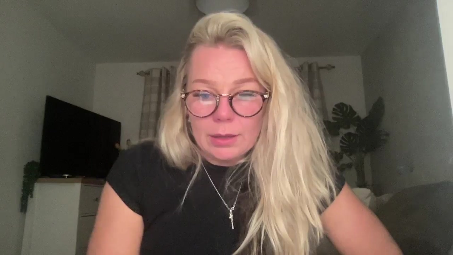 Gallery image thumbnail from Little_L's myfreecams stream on, 09/05/2024, 20:27 image 20 of 20