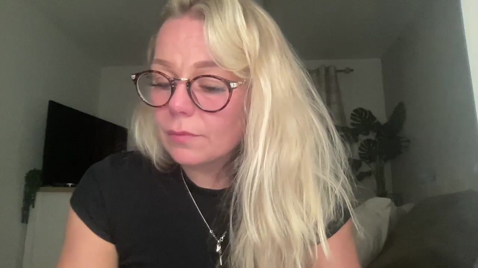 Gallery image thumbnail from Little_L's myfreecams stream on, 09/05/2024, 20:27 image 9 of 20