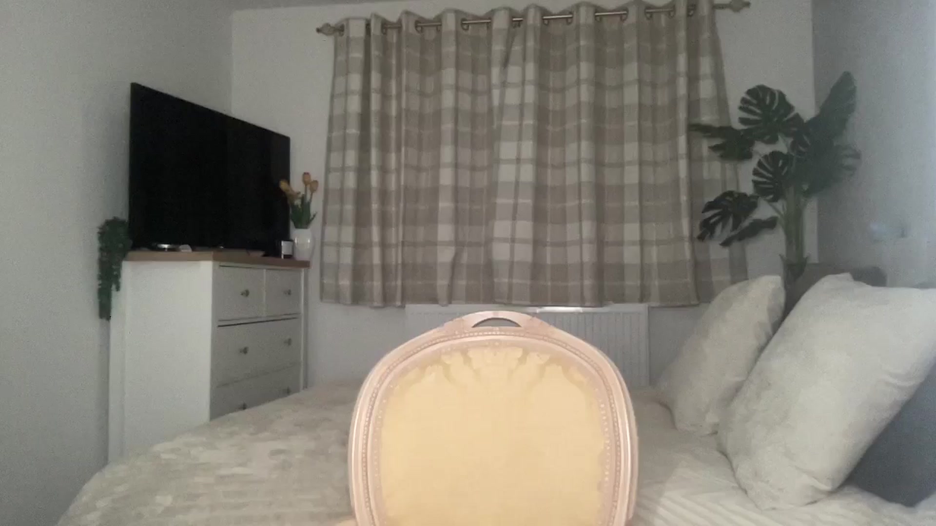 Gallery image thumbnail from Little_L's myfreecams stream on, 09/08/2024, 24:11 image 14 of 20