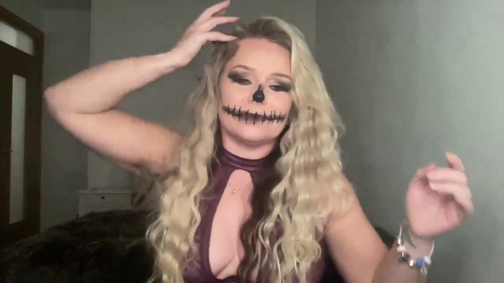 Gallery image thumbnail from Little_L's myfreecams stream on, 10/31/2024, 23:11 image 8 of 20