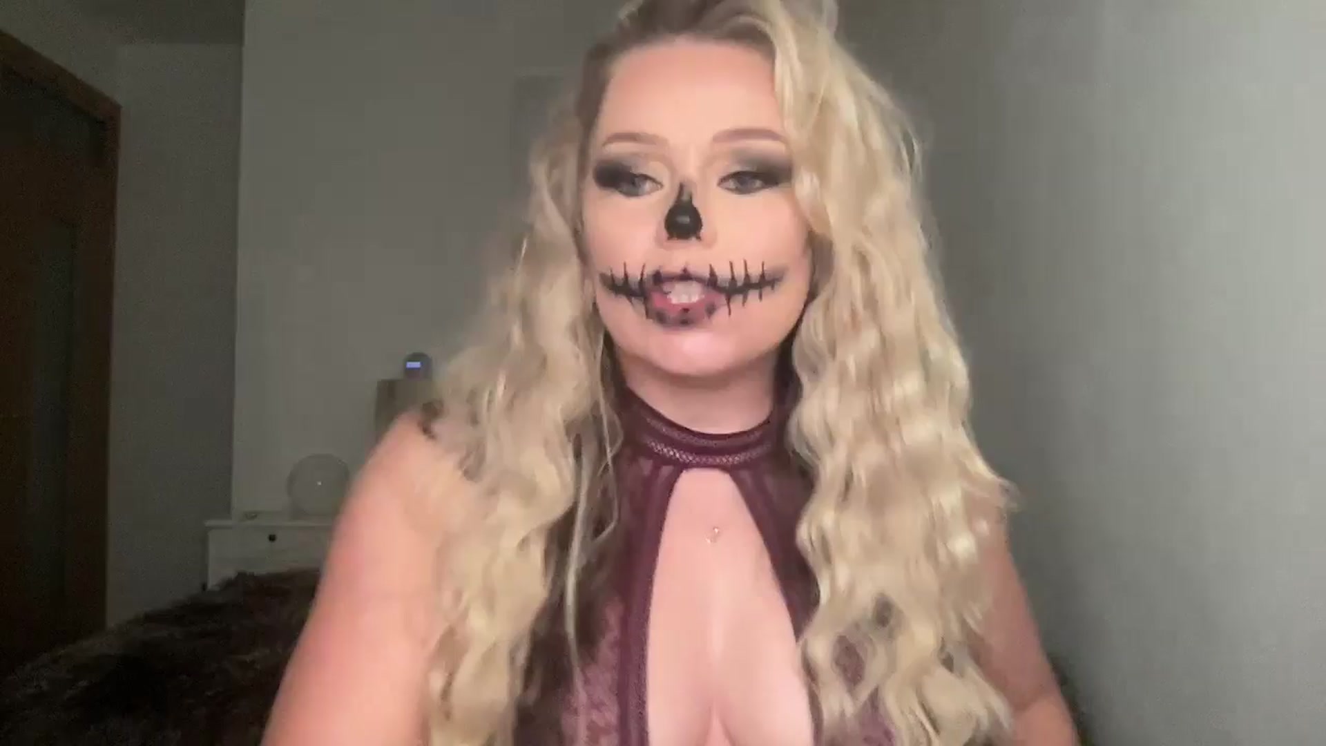 Gallery image thumbnail from Little_L's myfreecams stream on, 10/31/2024, 23:11 image 2 of 20
