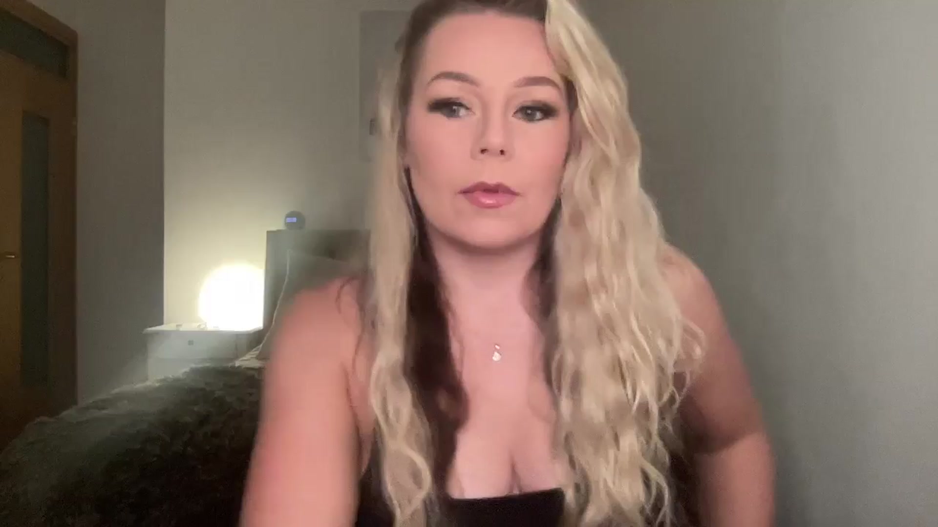 Gallery image thumbnail from Little_L's myfreecams stream on, 11/02/2024, 24:09 image 1 of 20