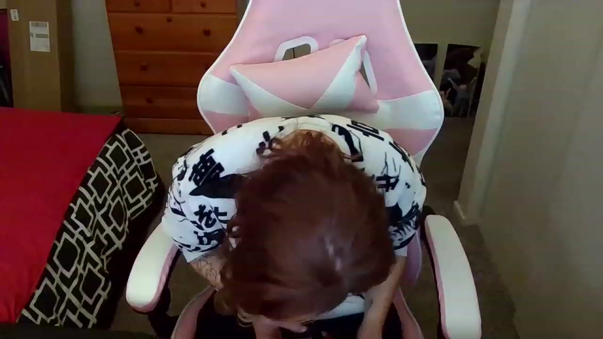 Gallery image thumbnail from Little_Lunar's myfreecams stream on, 12/19/2022, 24:50 image 15 of 20