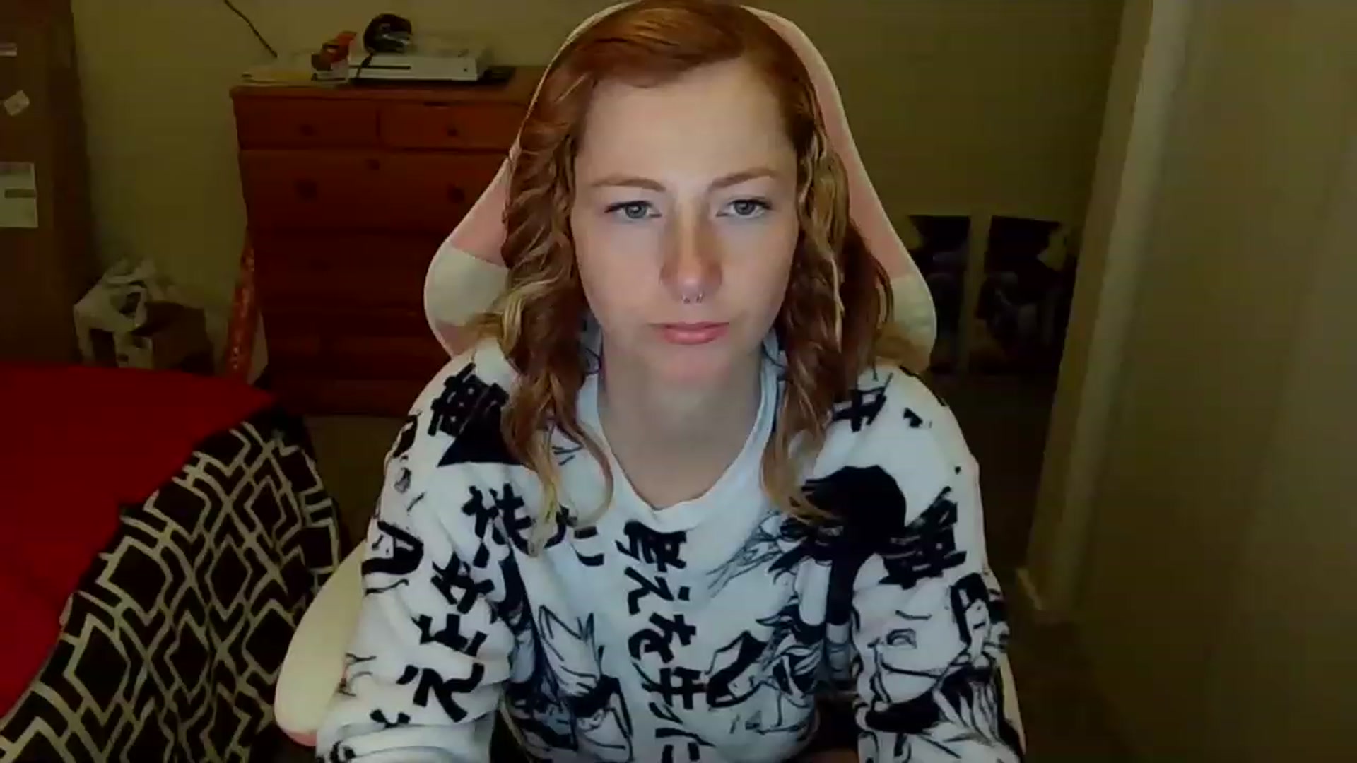 Gallery image thumbnail from Little_Lunar's myfreecams stream on, 12/24/2022, 14:08 image 4 of 20