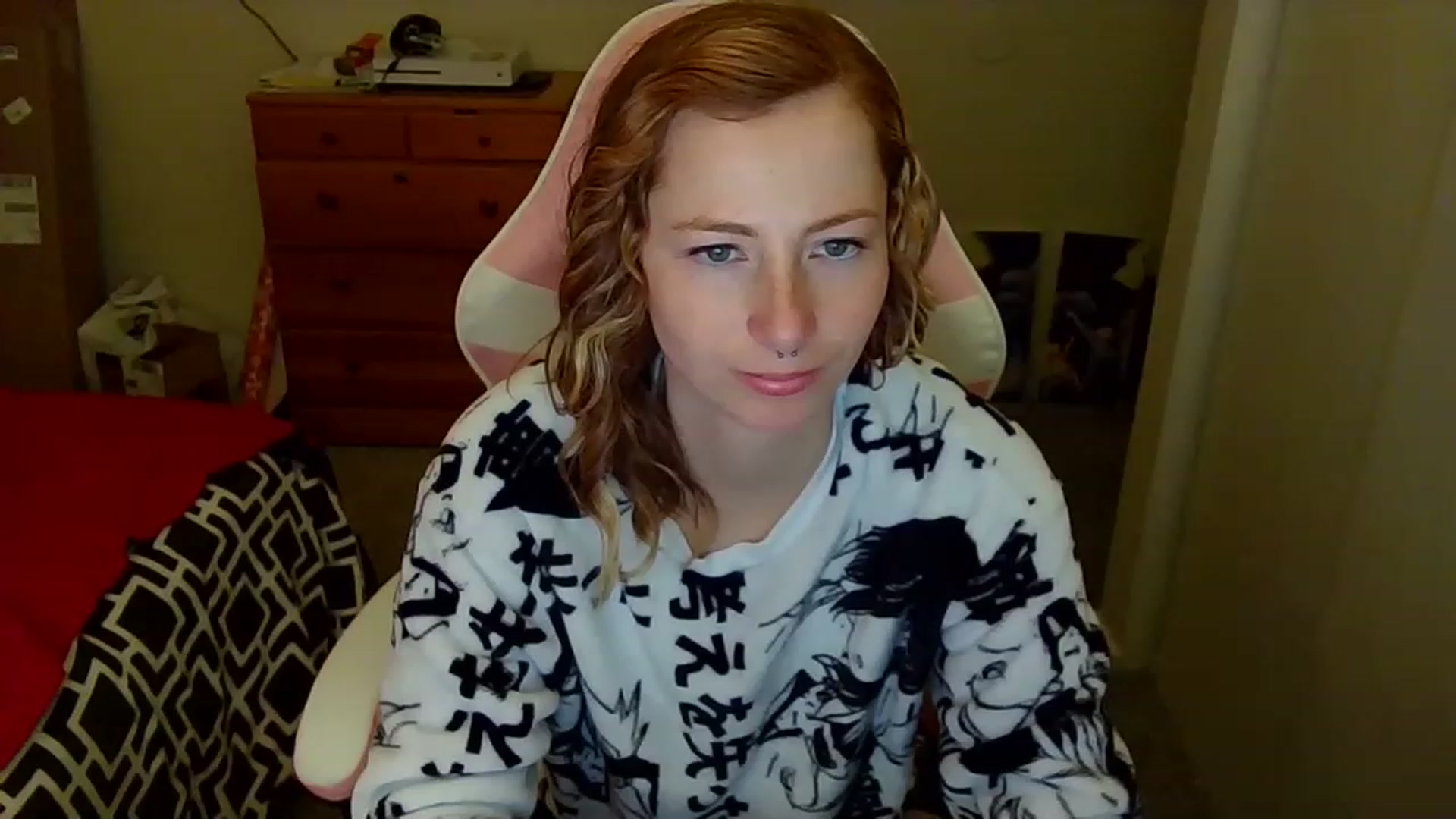 Gallery image thumbnail from Little_Lunar's myfreecams stream on, 12/24/2022, 14:08 image 5 of 20