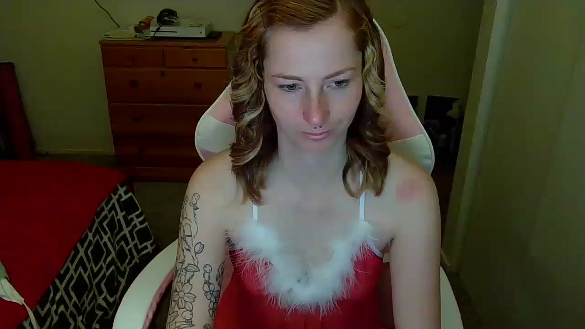 Gallery image thumbnail from Little_Lunar's myfreecams stream on, 12/26/2022, 06:00 image 11 of 20