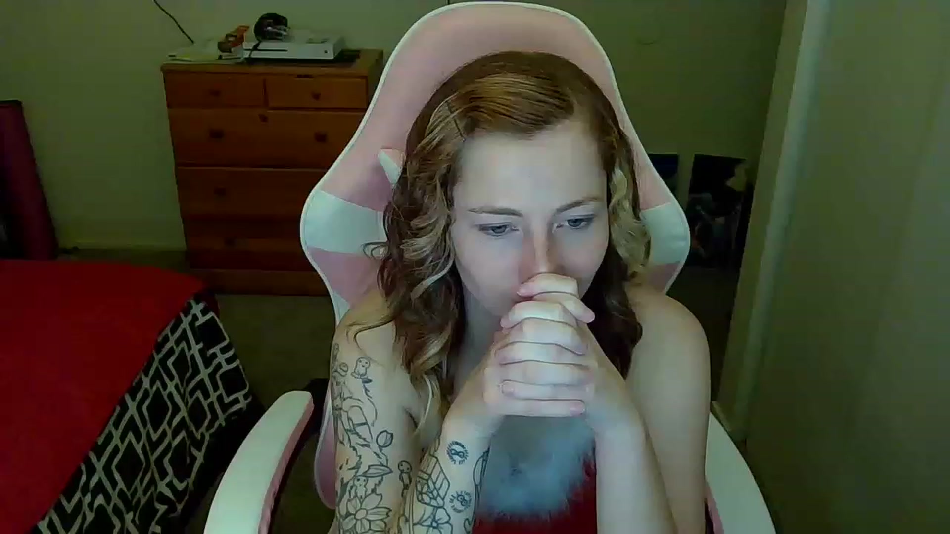 Gallery image thumbnail from Little_Lunar's myfreecams stream on, 12/26/2022, 07:32 image 7 of 20