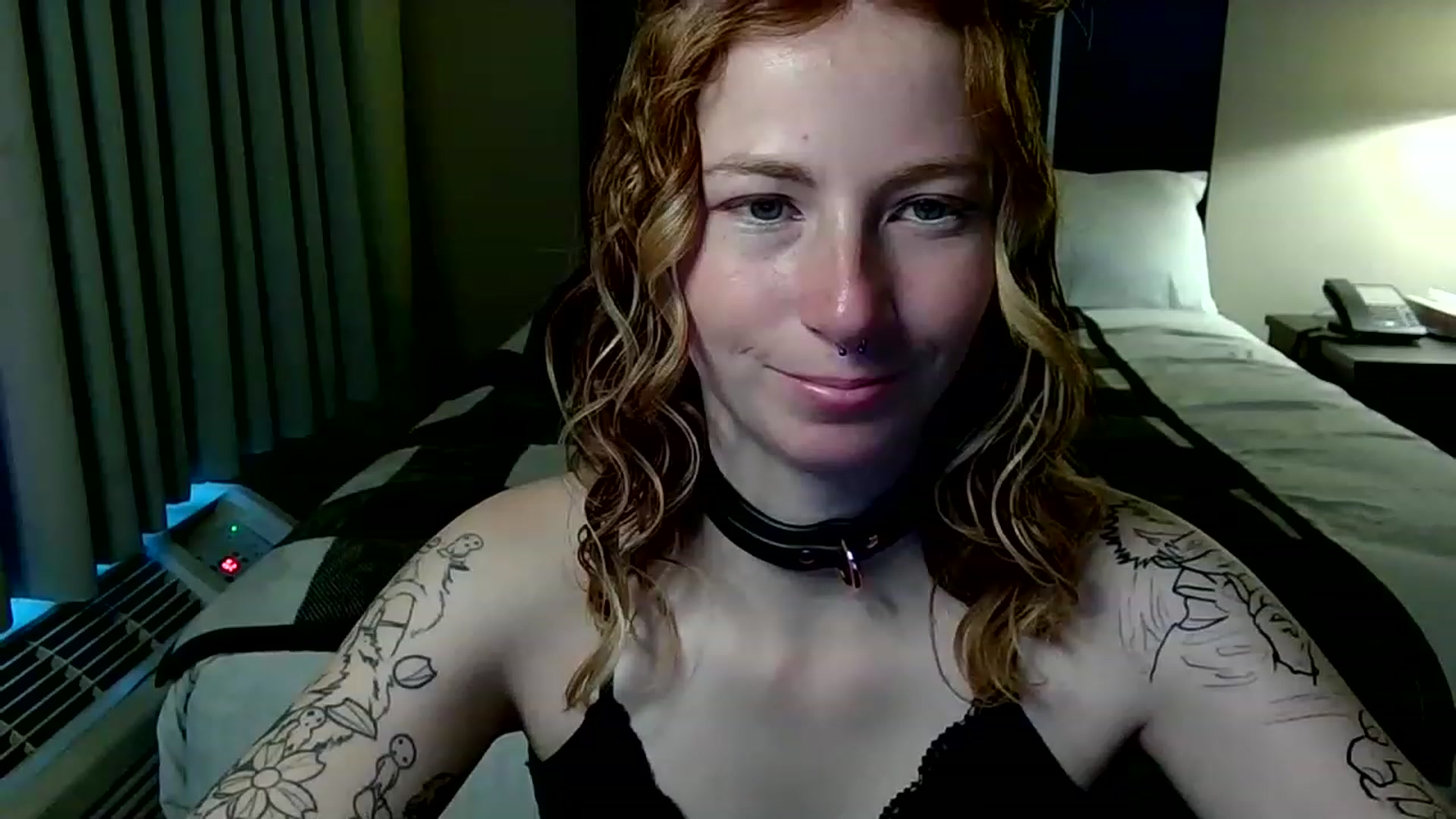 Gallery image thumbnail from Little_Lunar's myfreecams stream on, 01/21/2023, 16:52 image 13 of 20