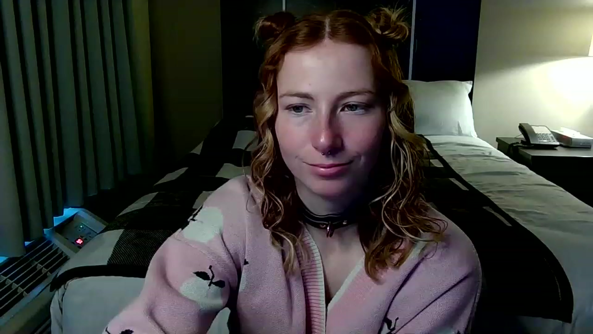 Gallery image thumbnail from Little_Lunar's myfreecams stream on, 01/21/2023, 16:52 image 3 of 20
