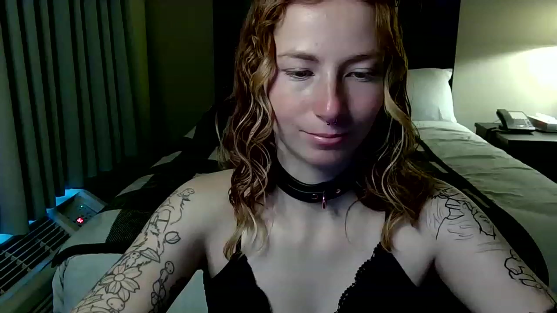 Gallery image thumbnail from Little_Lunar's myfreecams stream on, 01/21/2023, 16:52 image 11 of 20
