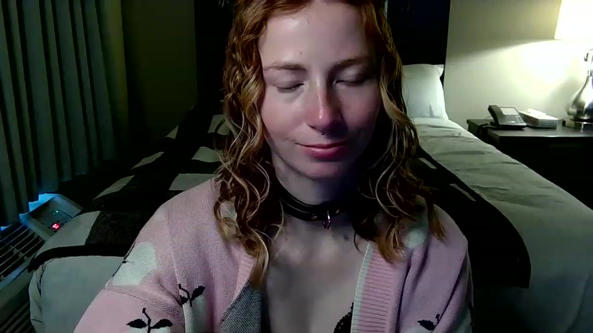 Gallery image thumbnail from Little_Lunar's myfreecams stream on, 01/21/2023, 17:25 image 6 of 20
