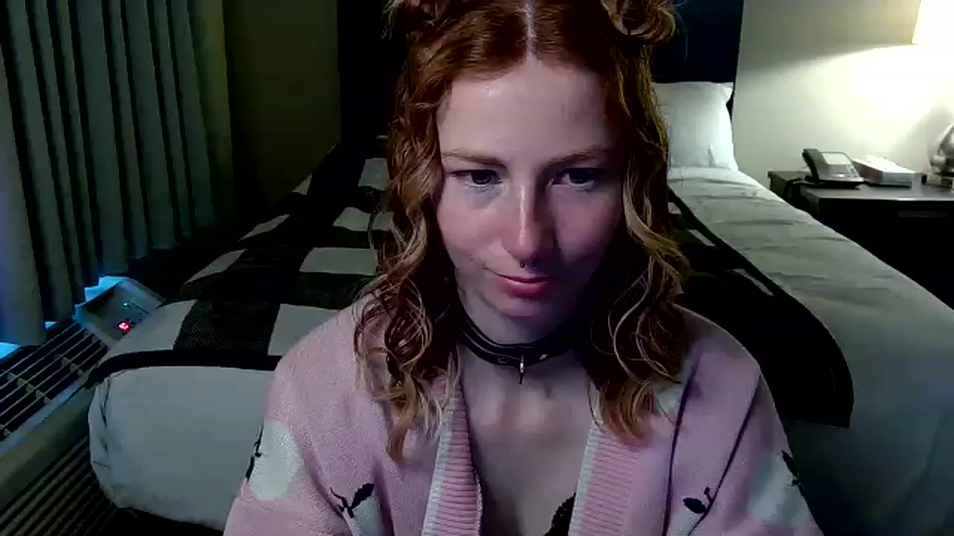 Gallery image thumbnail from Little_Lunar's myfreecams stream on, 01/21/2023, 17:25 image 10 of 20