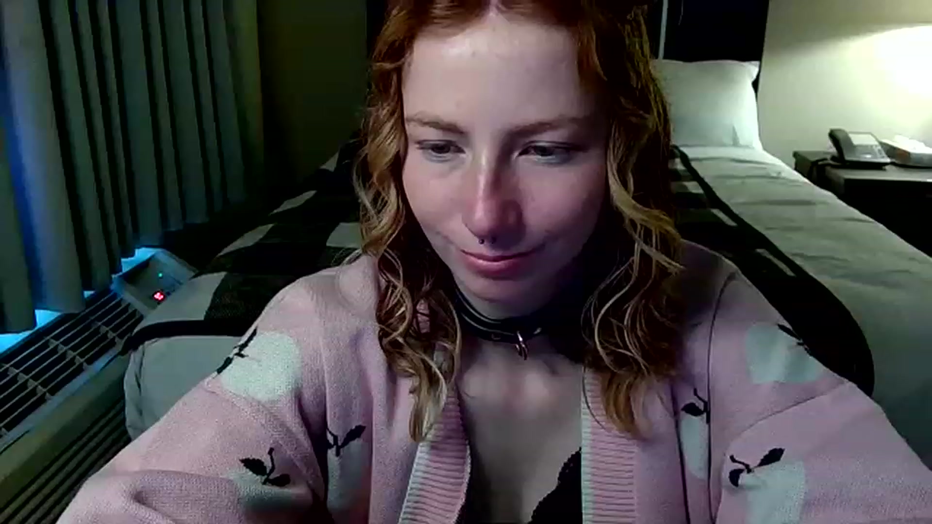 Gallery image thumbnail from Little_Lunar's myfreecams stream on, 01/21/2023, 17:25 image 15 of 20