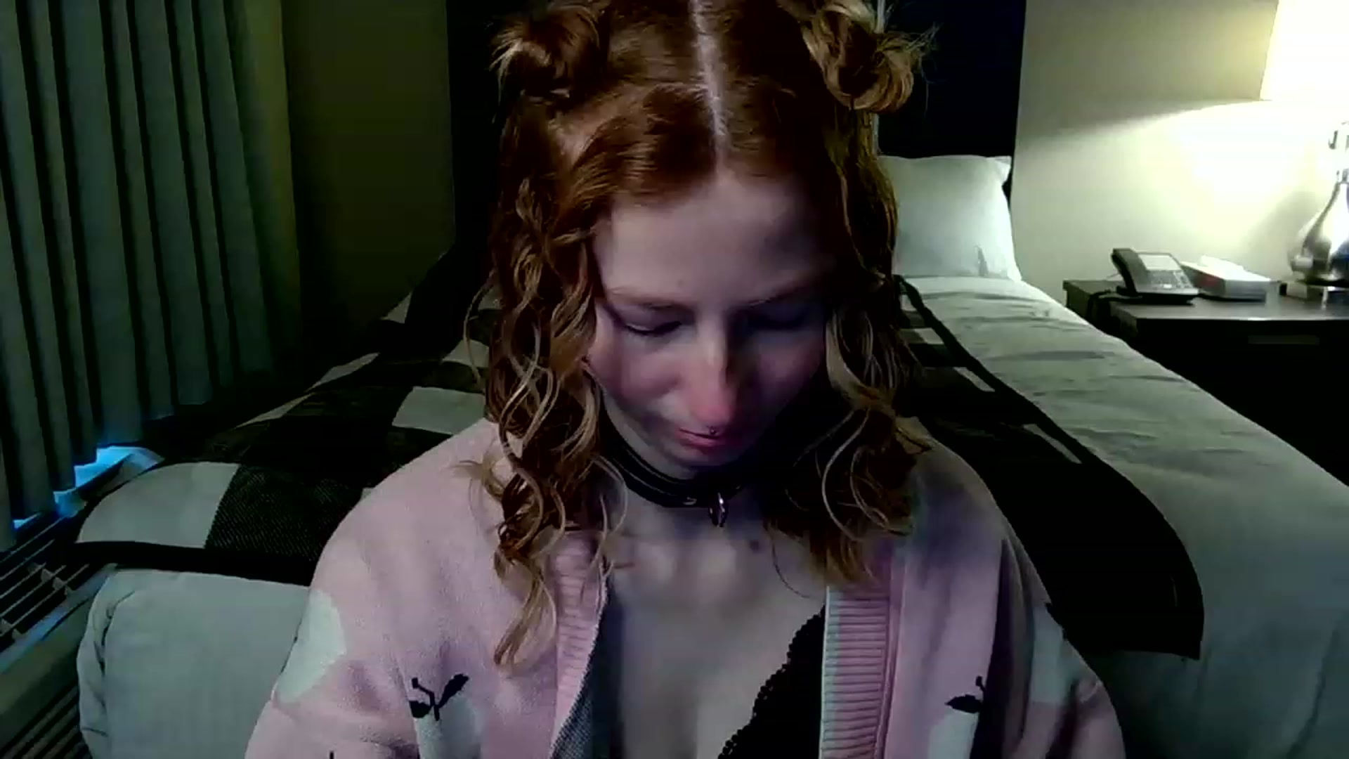 Gallery image thumbnail from Little_Lunar's myfreecams stream on, 01/21/2023, 17:25 image 3 of 20