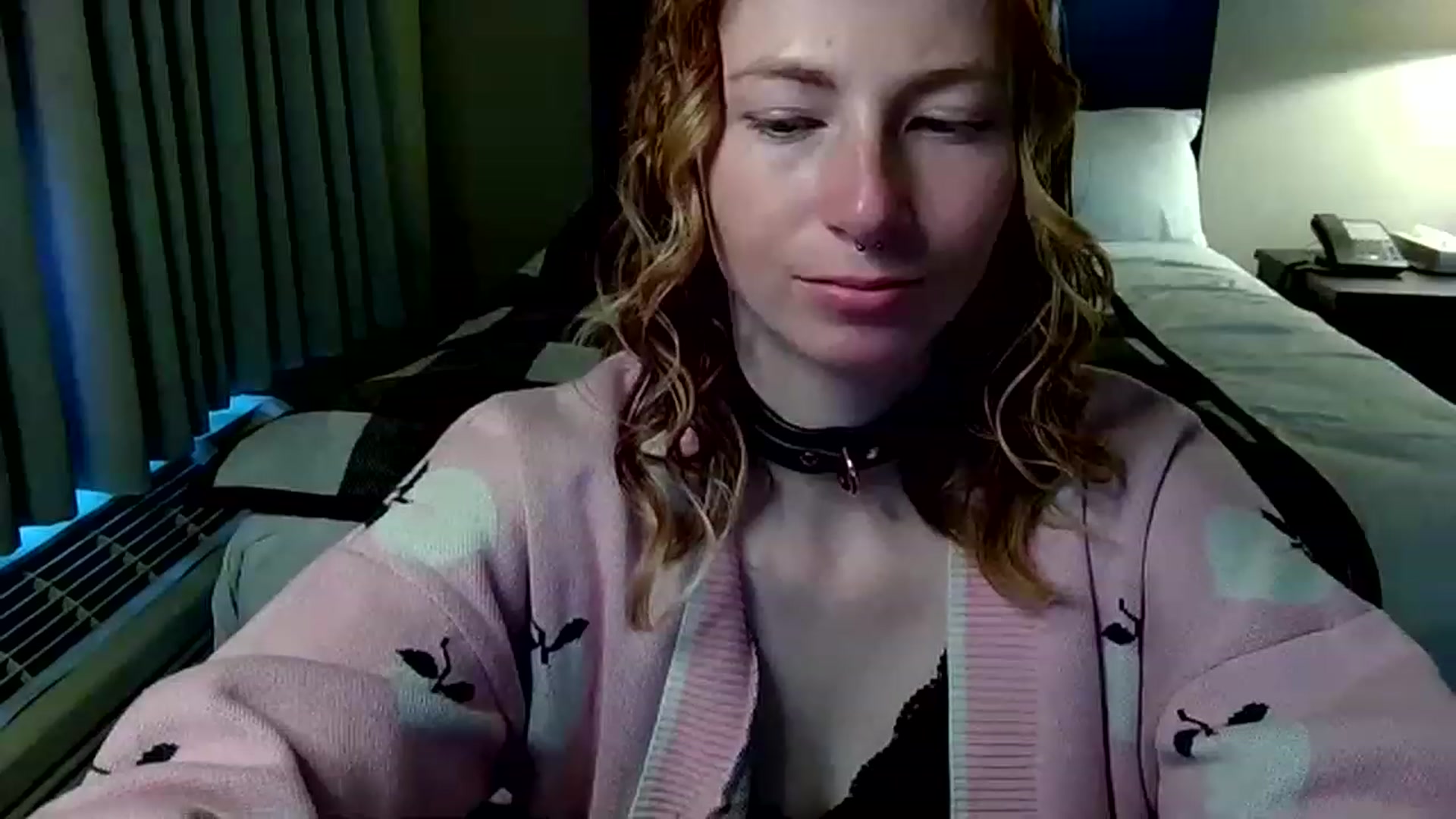 Gallery image thumbnail from Little_Lunar's myfreecams stream on, 01/21/2023, 17:25 image 16 of 20