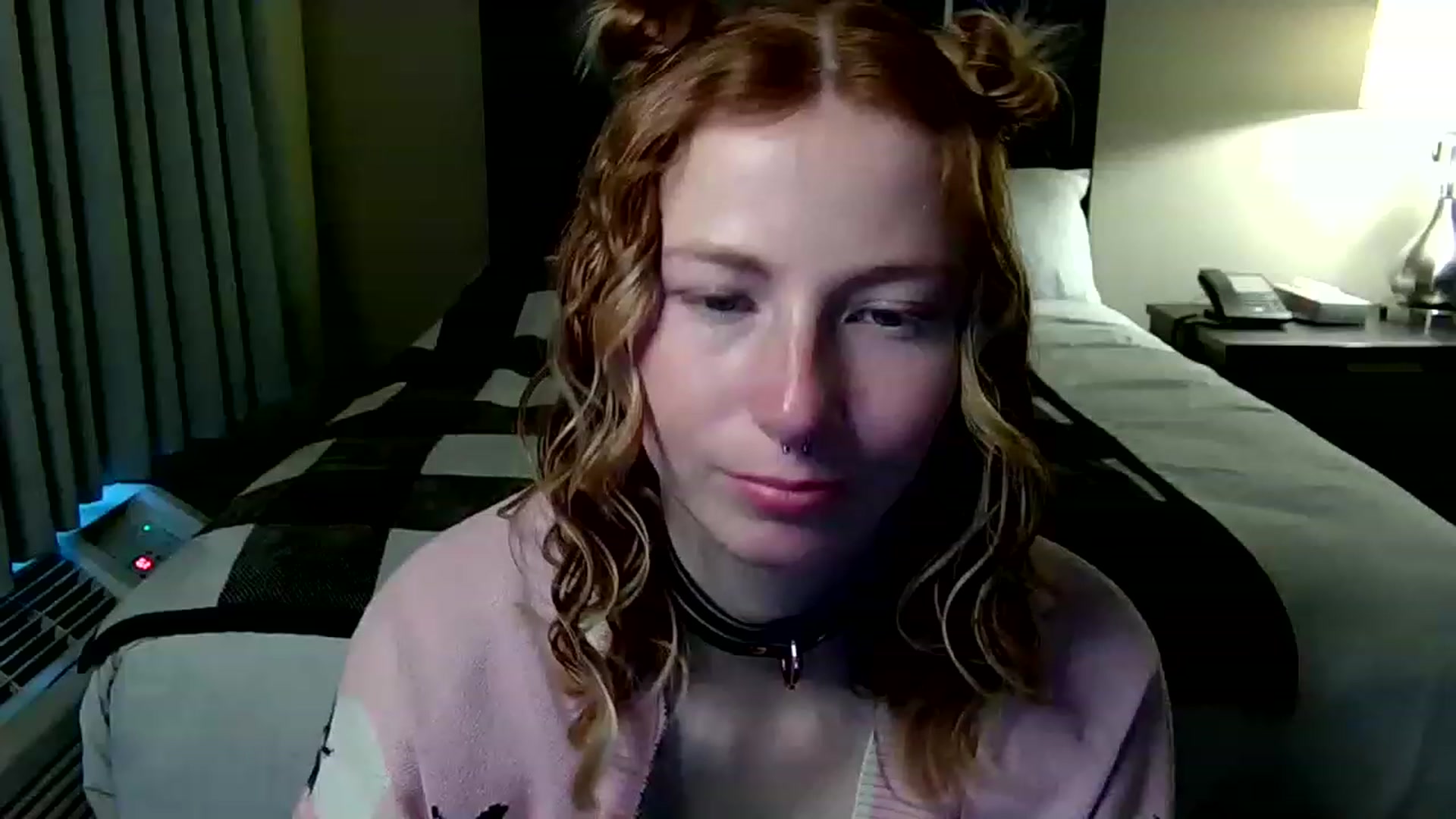 Gallery image thumbnail from Little_Lunar's myfreecams stream on, 01/21/2023, 17:25 image 5 of 20