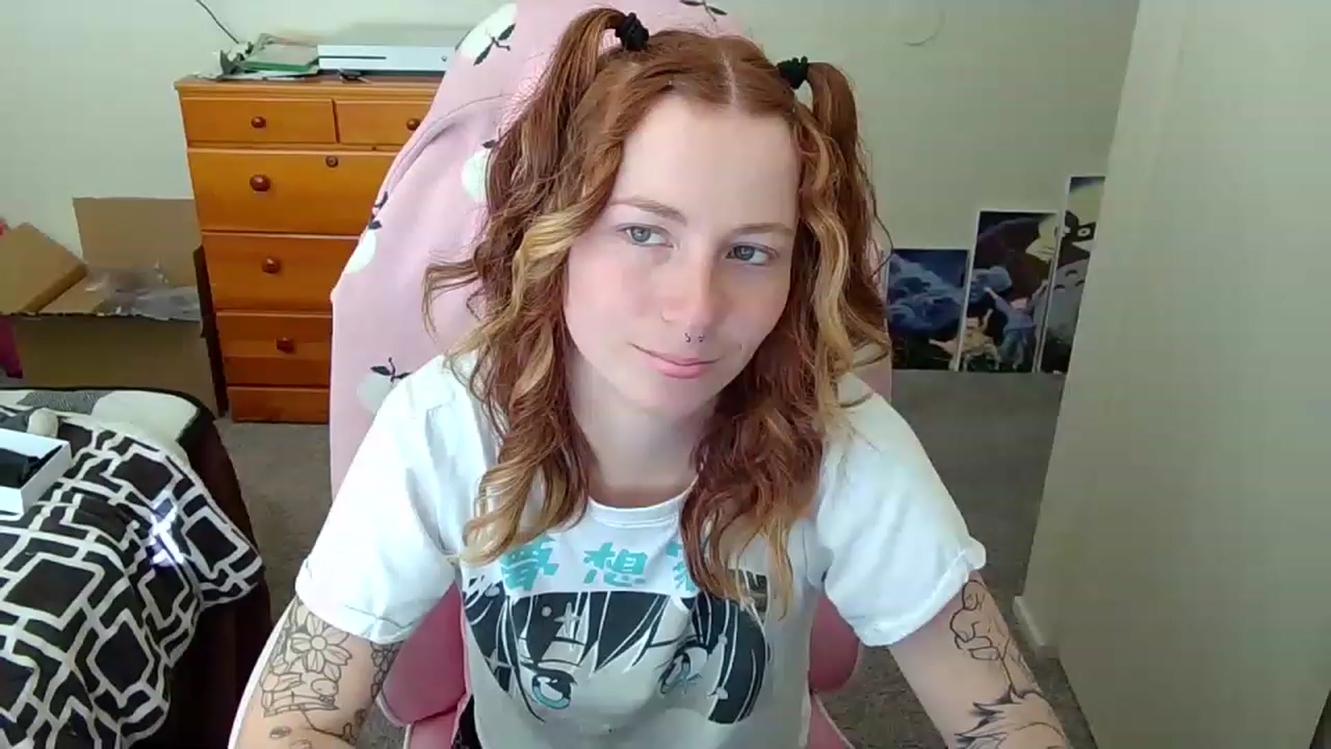 Gallery image thumbnail from Little_Lunar's myfreecams stream on, 02/18/2023, 21:45 image 1 of 20