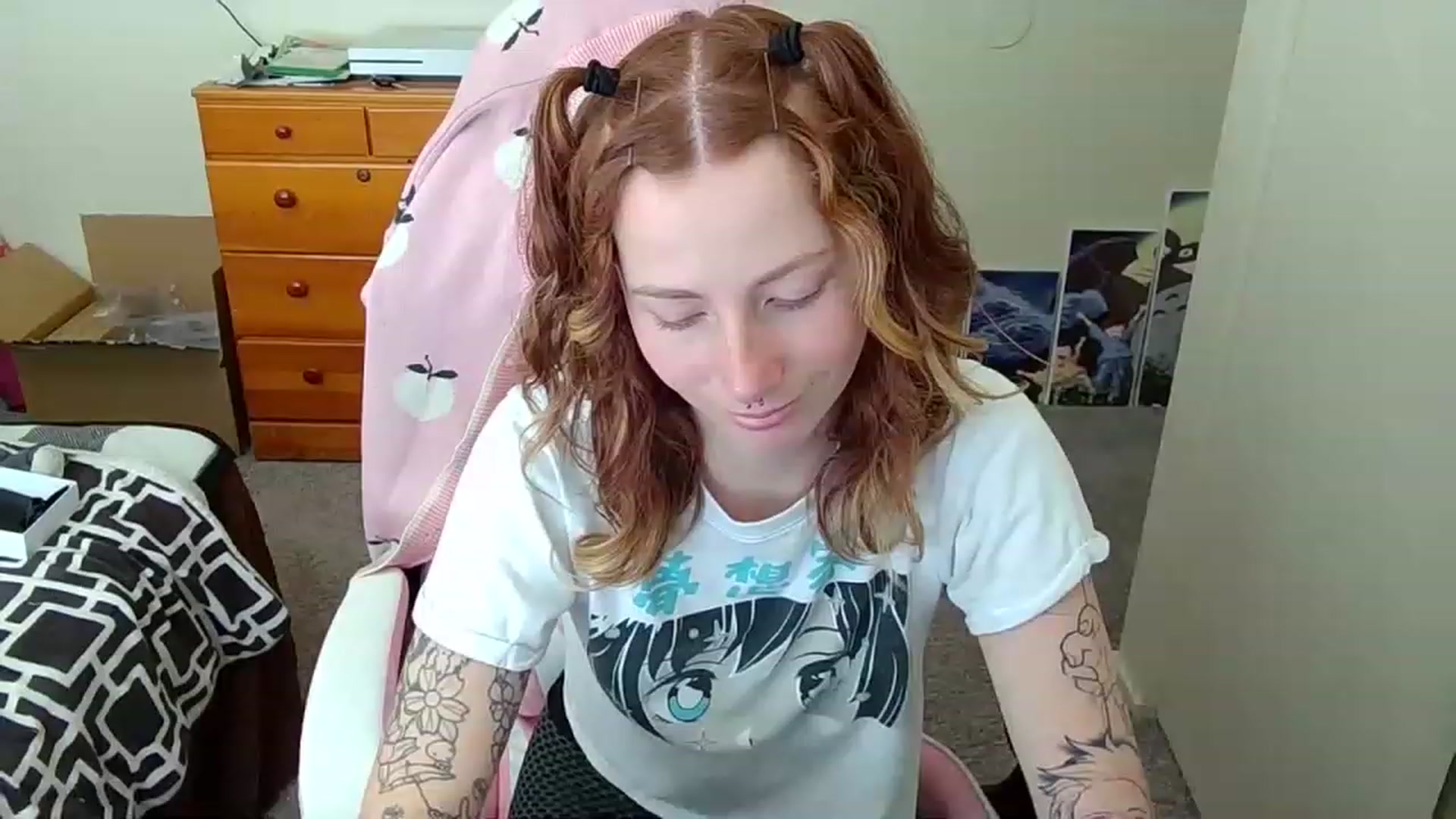 Gallery image thumbnail from Little_Lunar's myfreecams stream on, 02/18/2023, 21:45 image 20 of 20